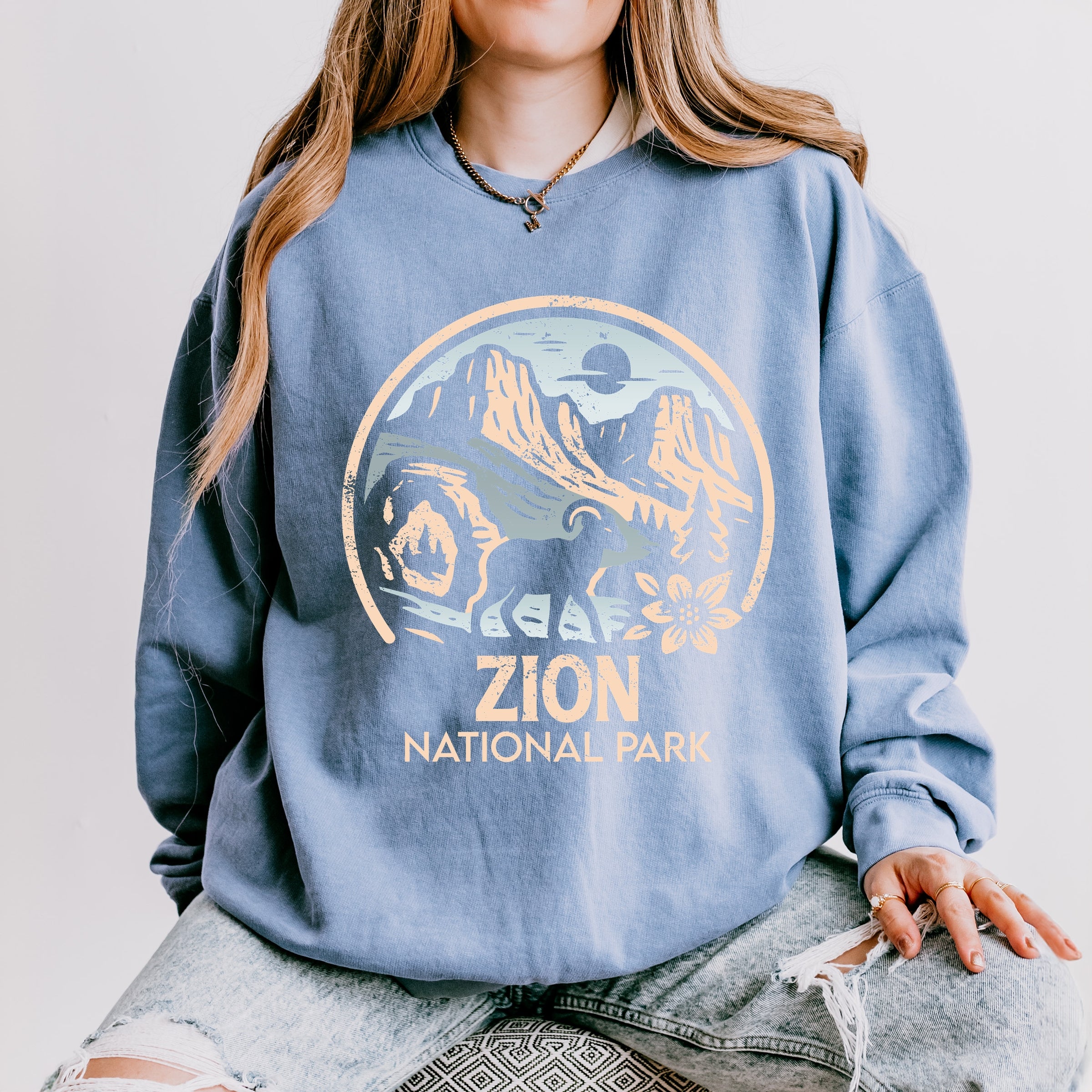 Zion National Park Two-Toned Circle - Women's Lightweight Garment Dyed Sweatshirt