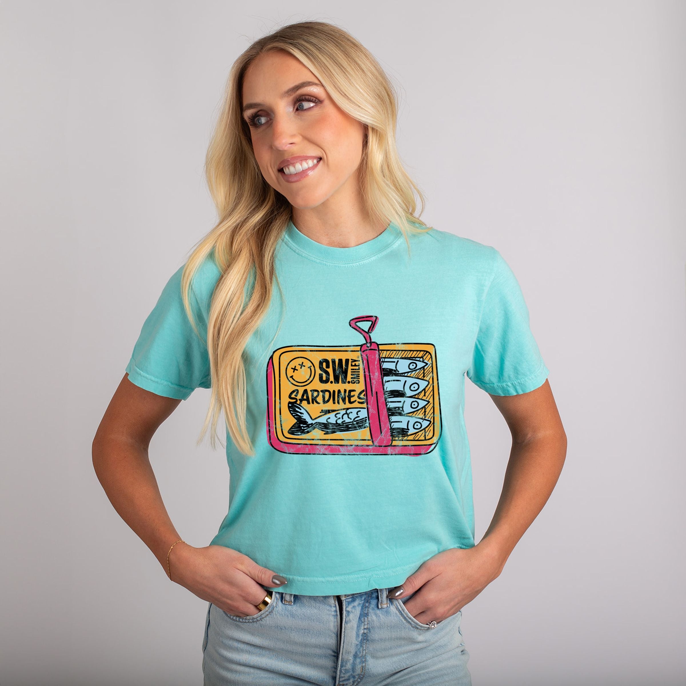 S.W.Smiley Sardine Tin - Women's Boxy Crop Top Graphic T-Shirt