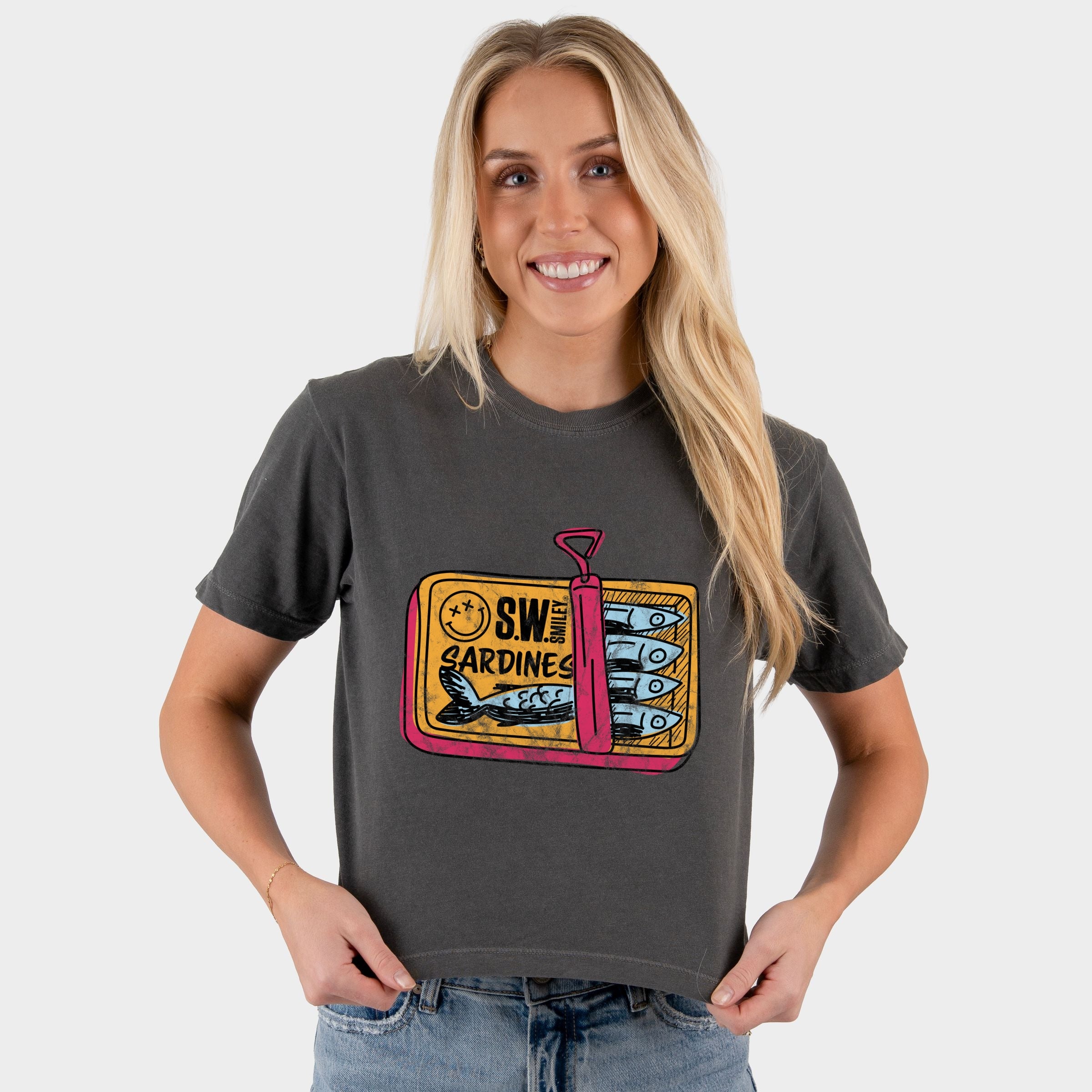 S.W.Smiley Sardine Tin - Women's Boxy Crop Top Graphic T-Shirt