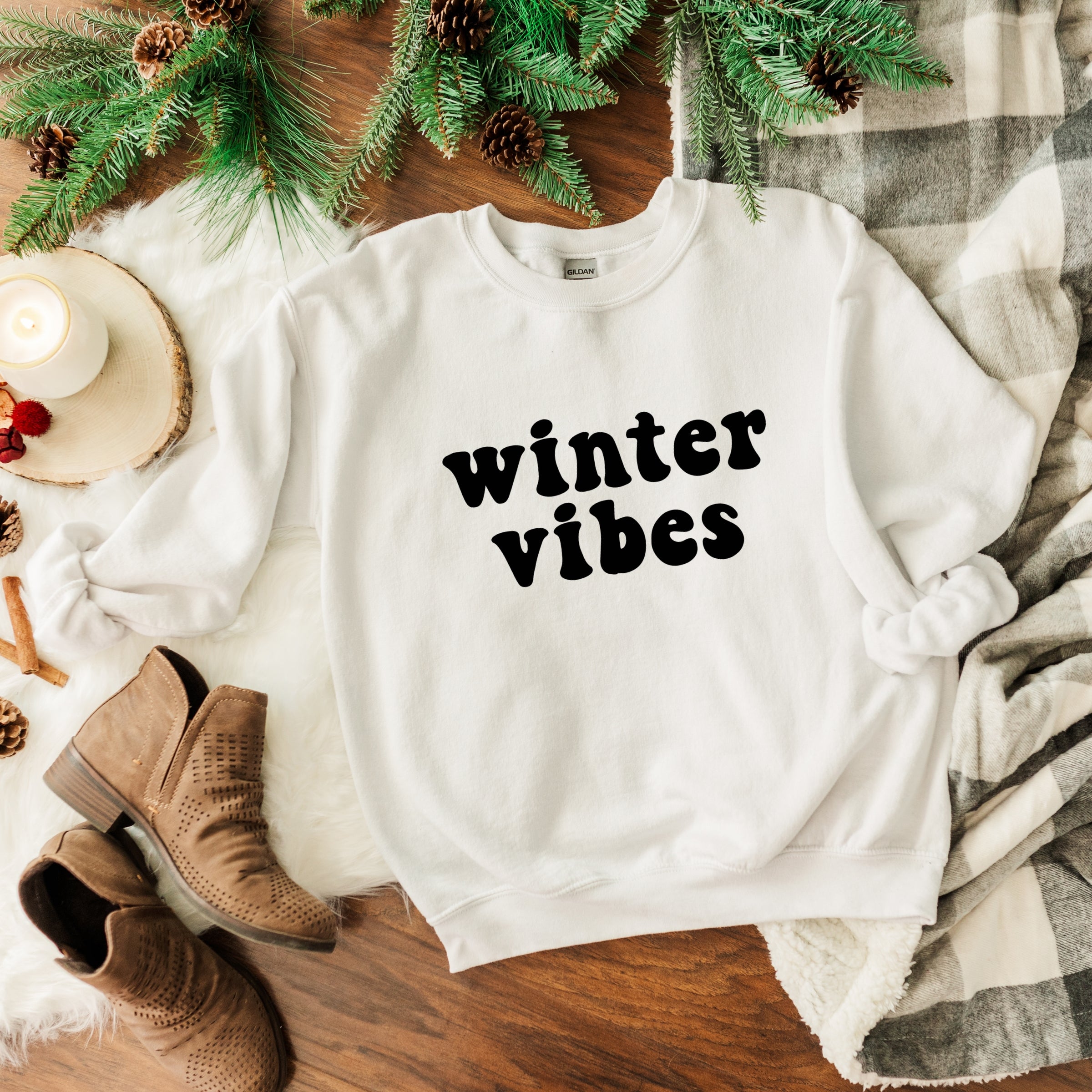 Retro Winter Vibes - Women's Graphic Sweatshirt