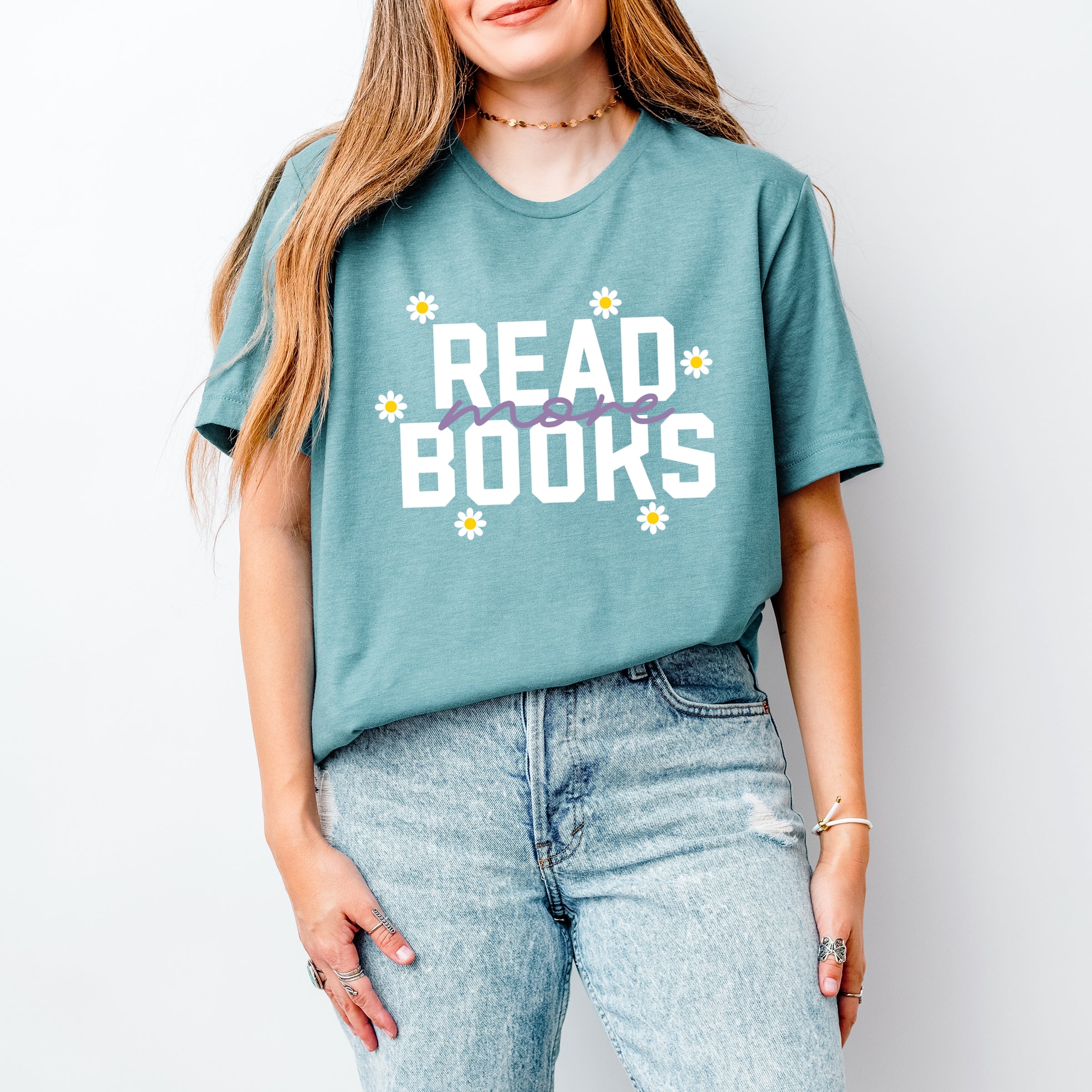 Read More Books Daisies - Women's Short Sleeve Graphic T-Shirt