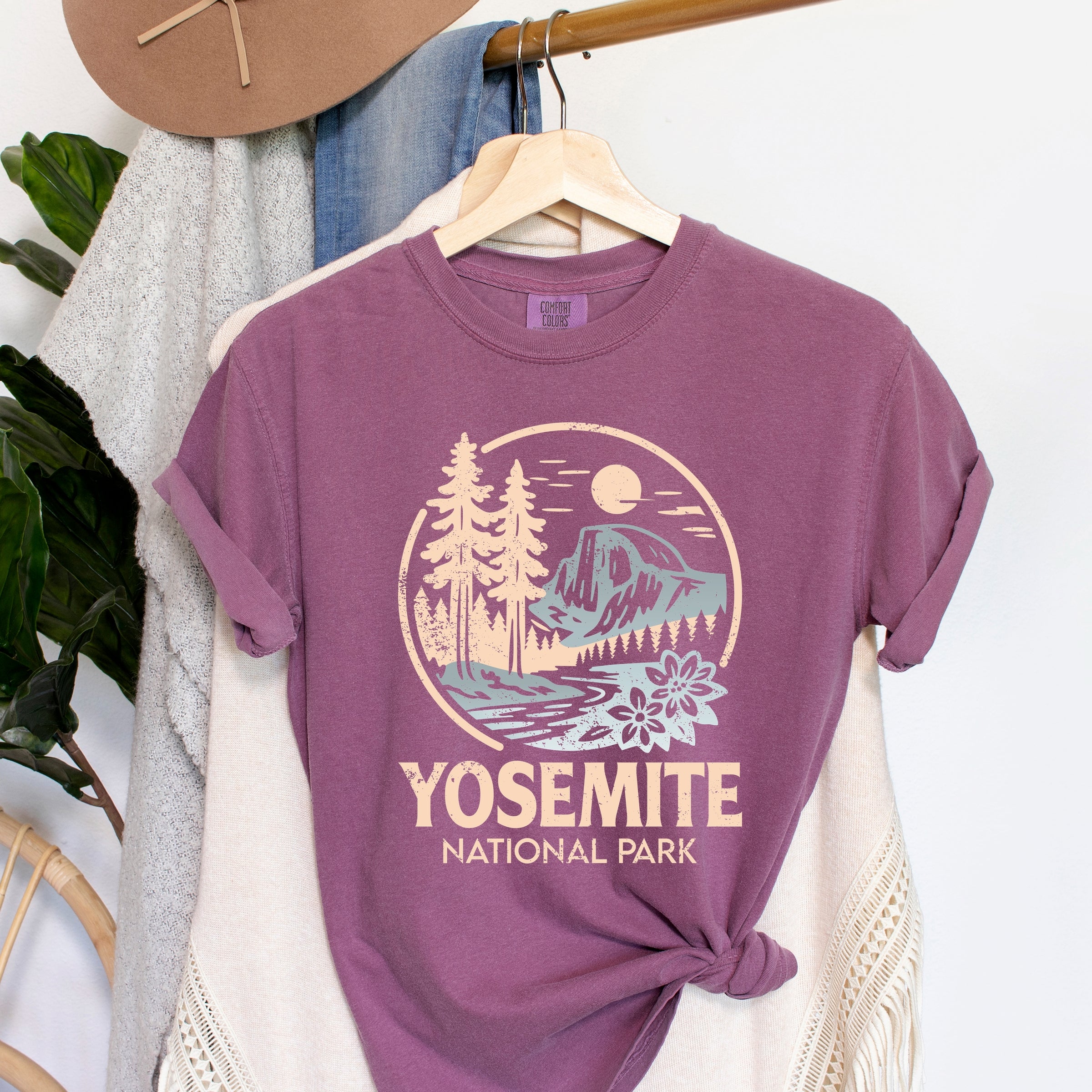 Yosemite National Park Two-Toned Circle - Women's Garment Dyed Graphic T-Shirt