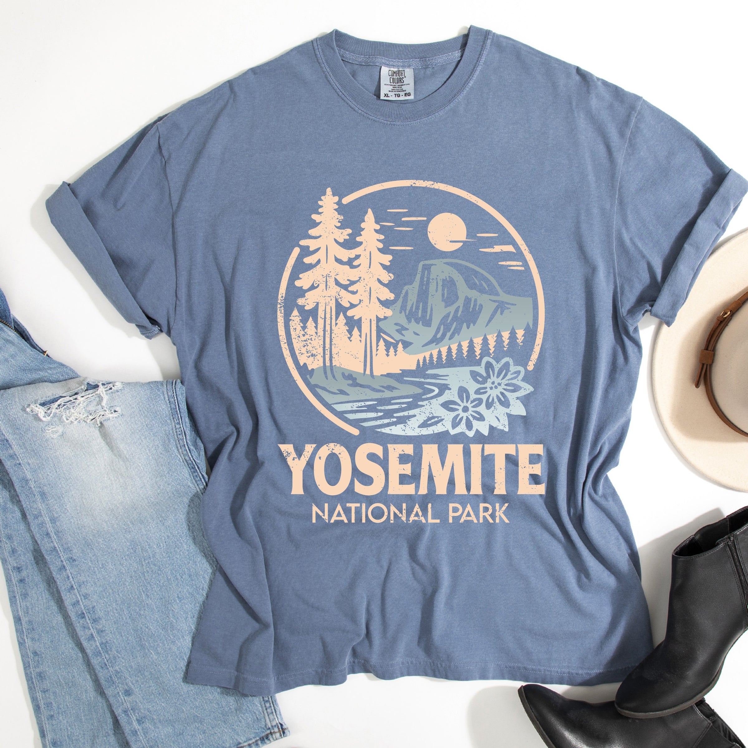 Yosemite National Park Two-Toned Circle - Women's Garment Dyed Graphic T-Shirt