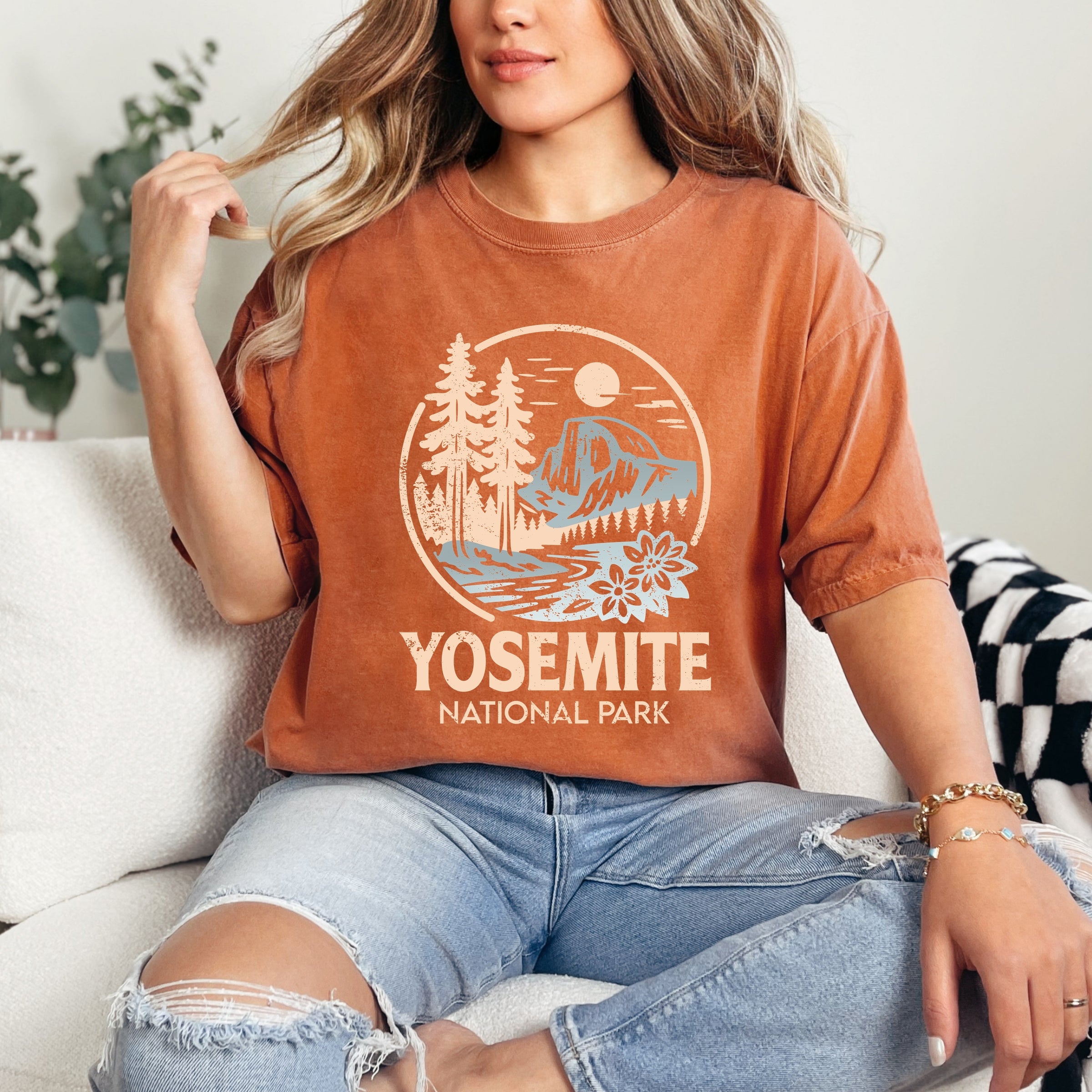 Yosemite National Park Two-Toned Circle - Women's Garment Dyed Graphic T-Shirt