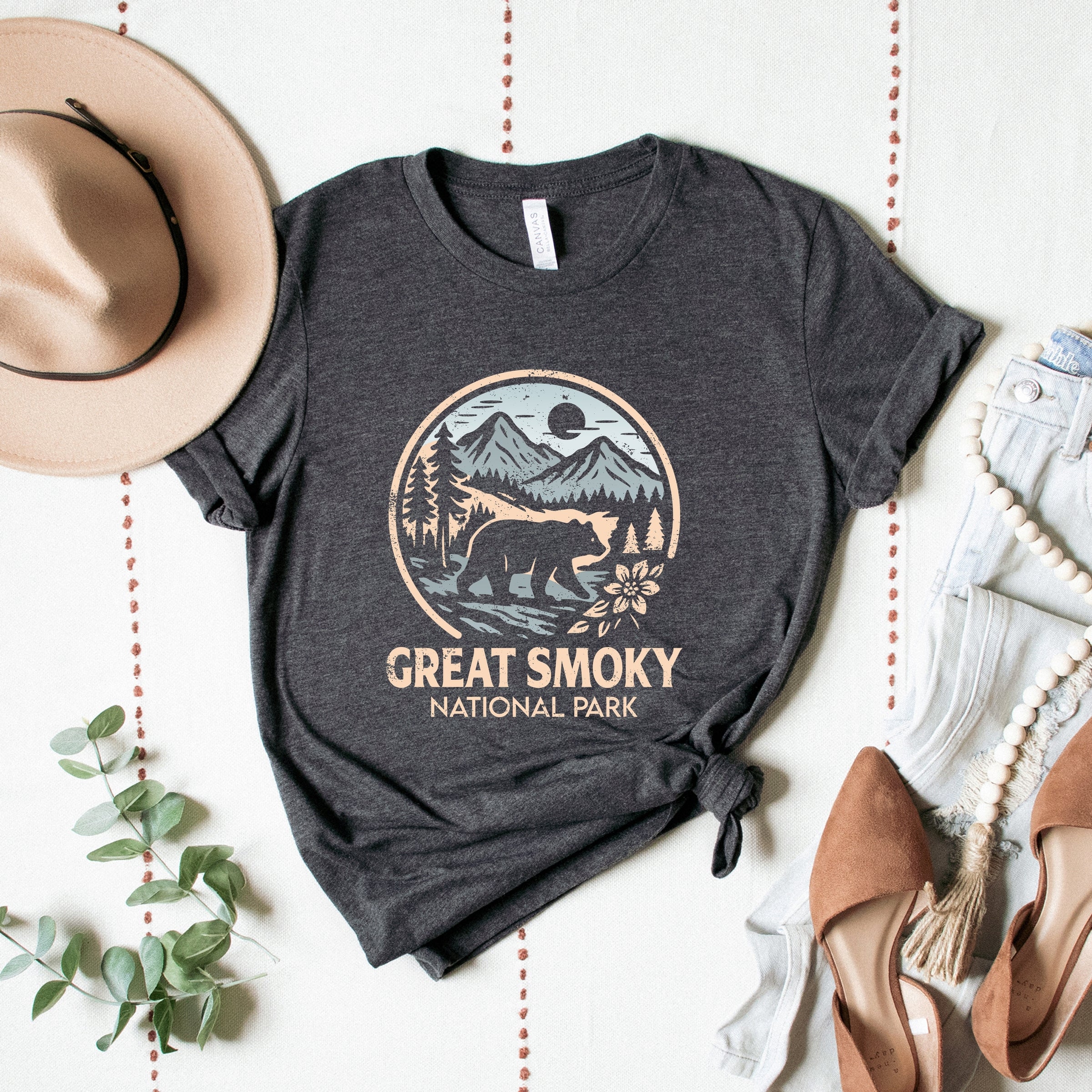 Great Smoky National Park Two-Toned Circle - Women's Short Sleeve Graphic T-Shirt