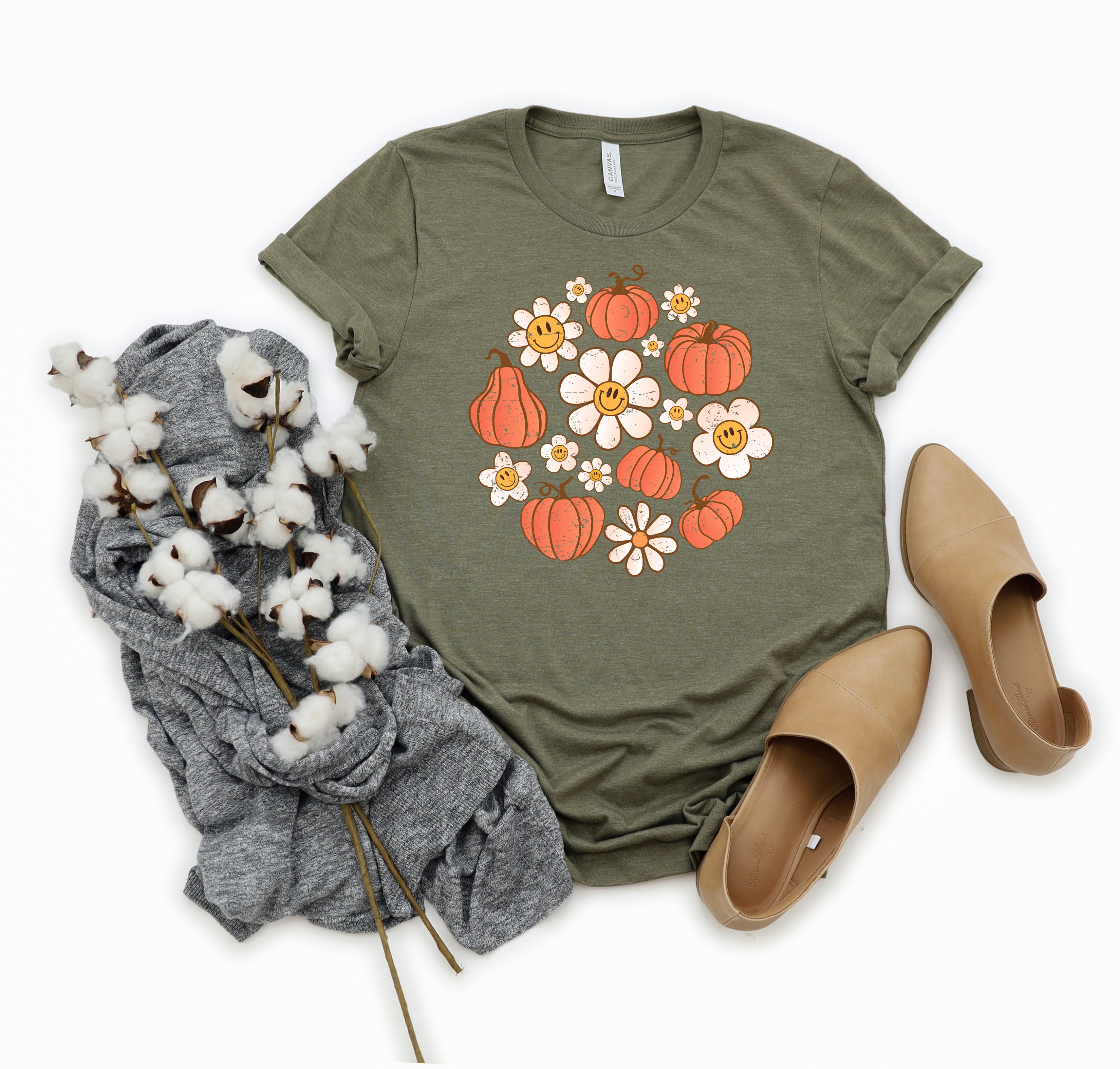 Circle Pumpkin Flowers | Short Sleeve Crew Neck
