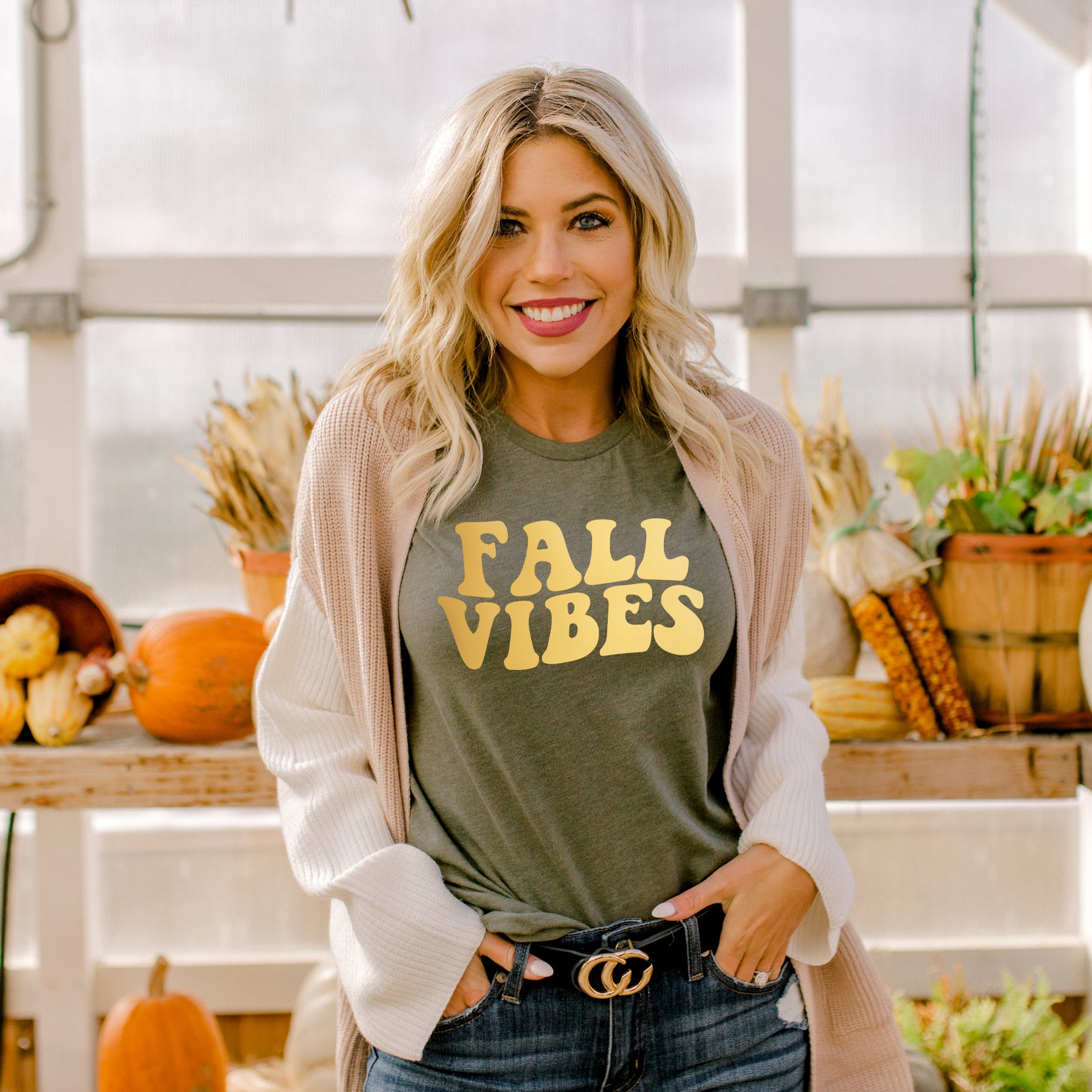 Fall Vibes Retro Puff Print | Short Sleeve Crew Neck