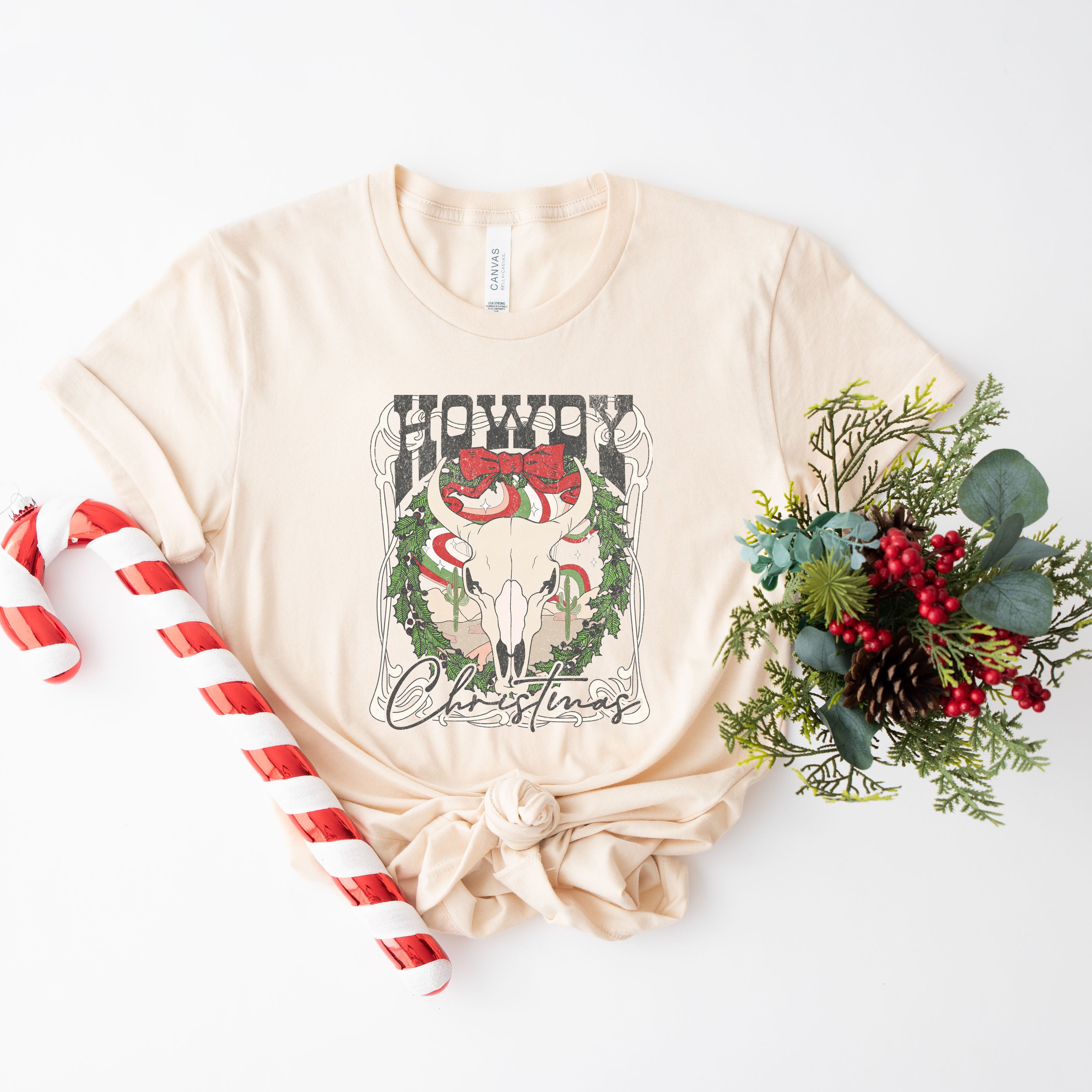 Howdy Christmas Bull | Short Sleeve Crewneck