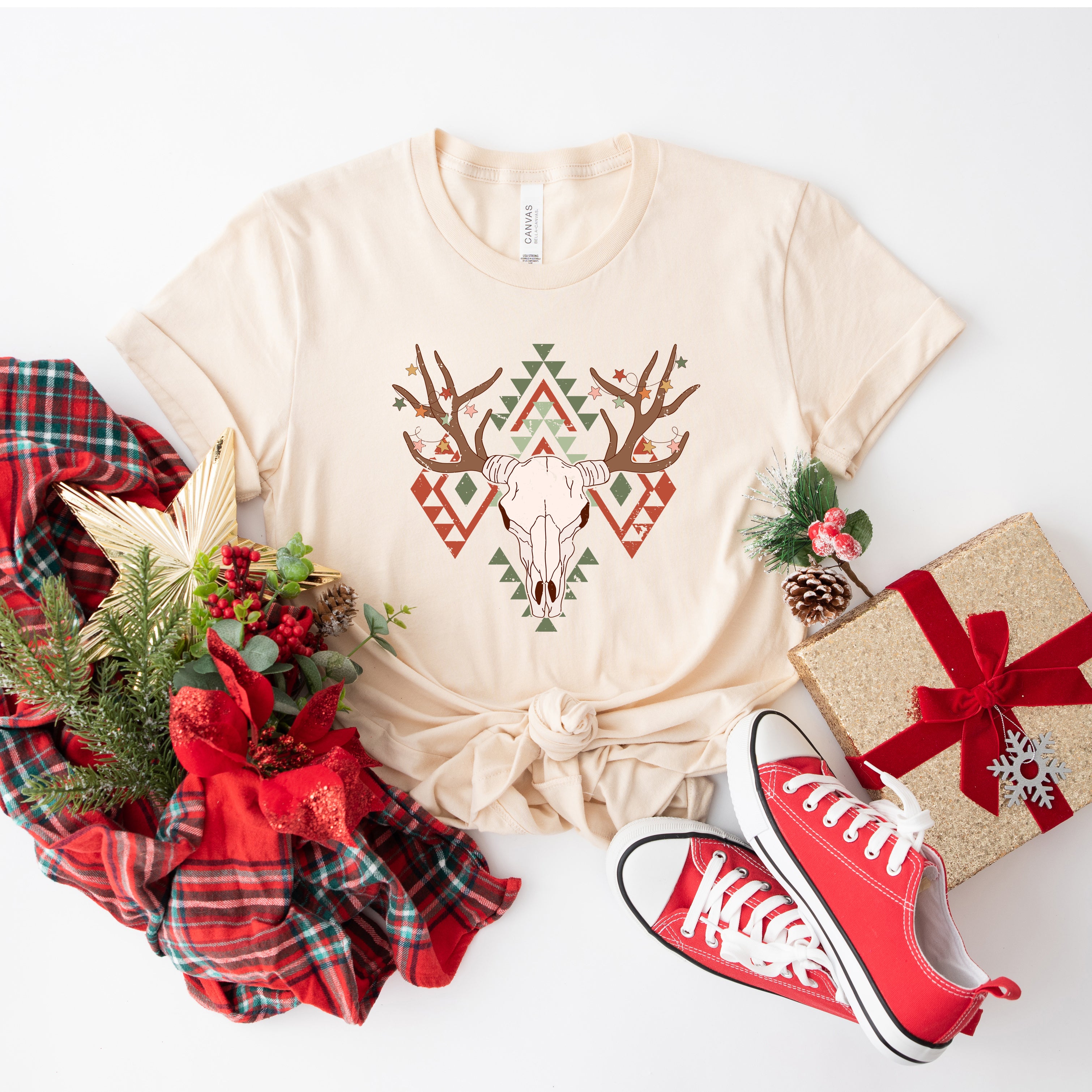 Christmas Bull | Short Sleeve Crewneck