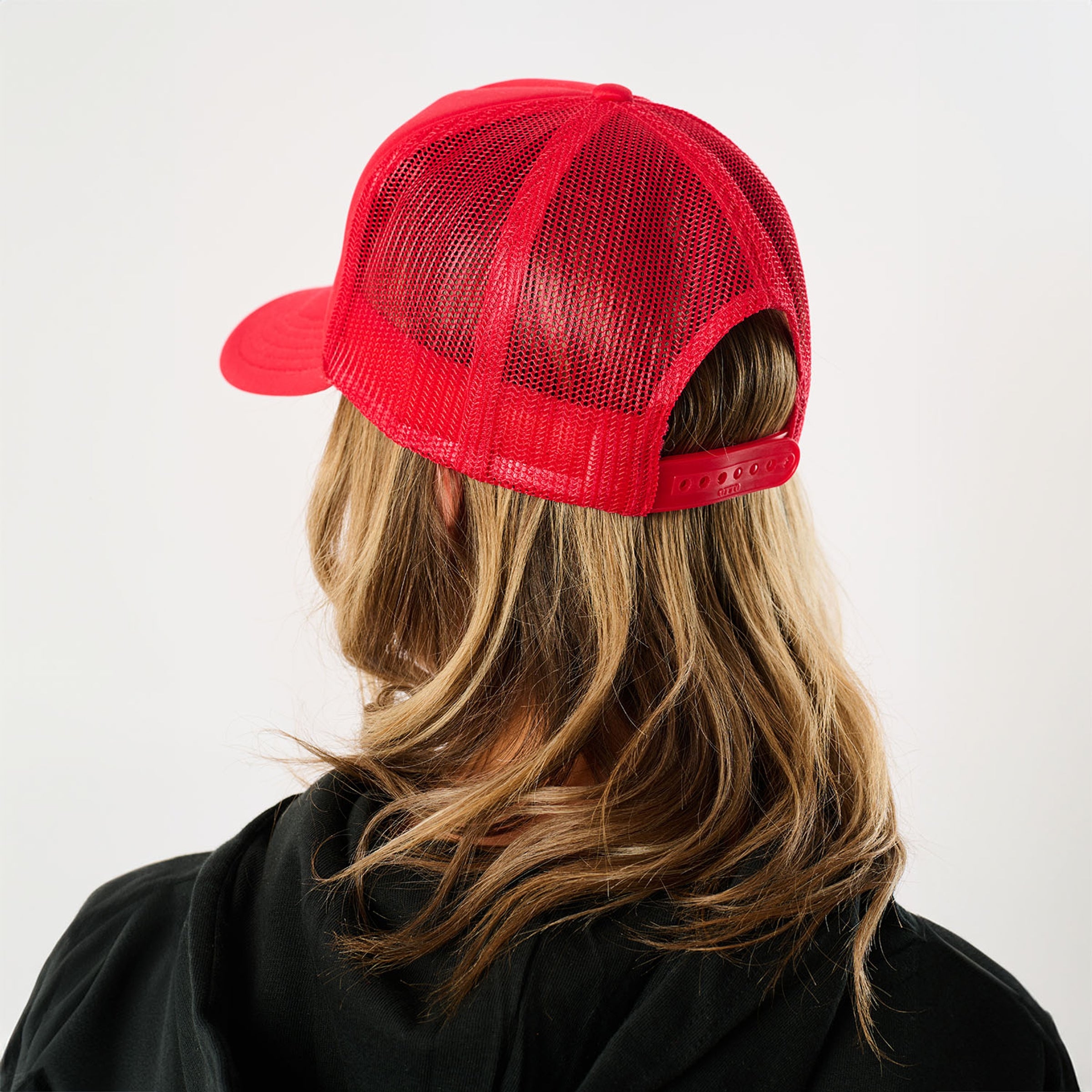 EMB2115W_F-FTH Red