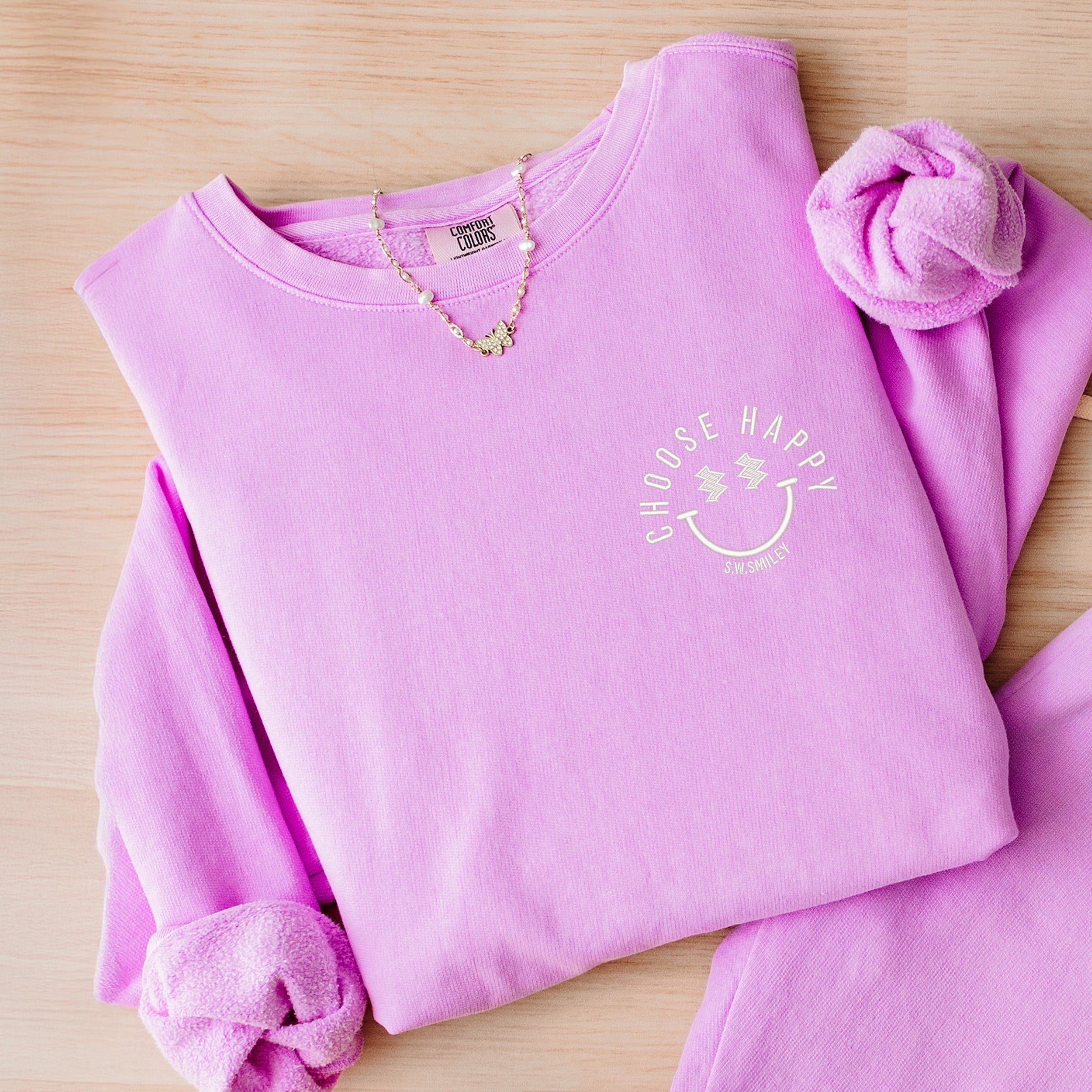 S.W.Smiley Embroidered Choose Happy Lightning Face - Women's Lightweight Garment Dyed Sweatshirt