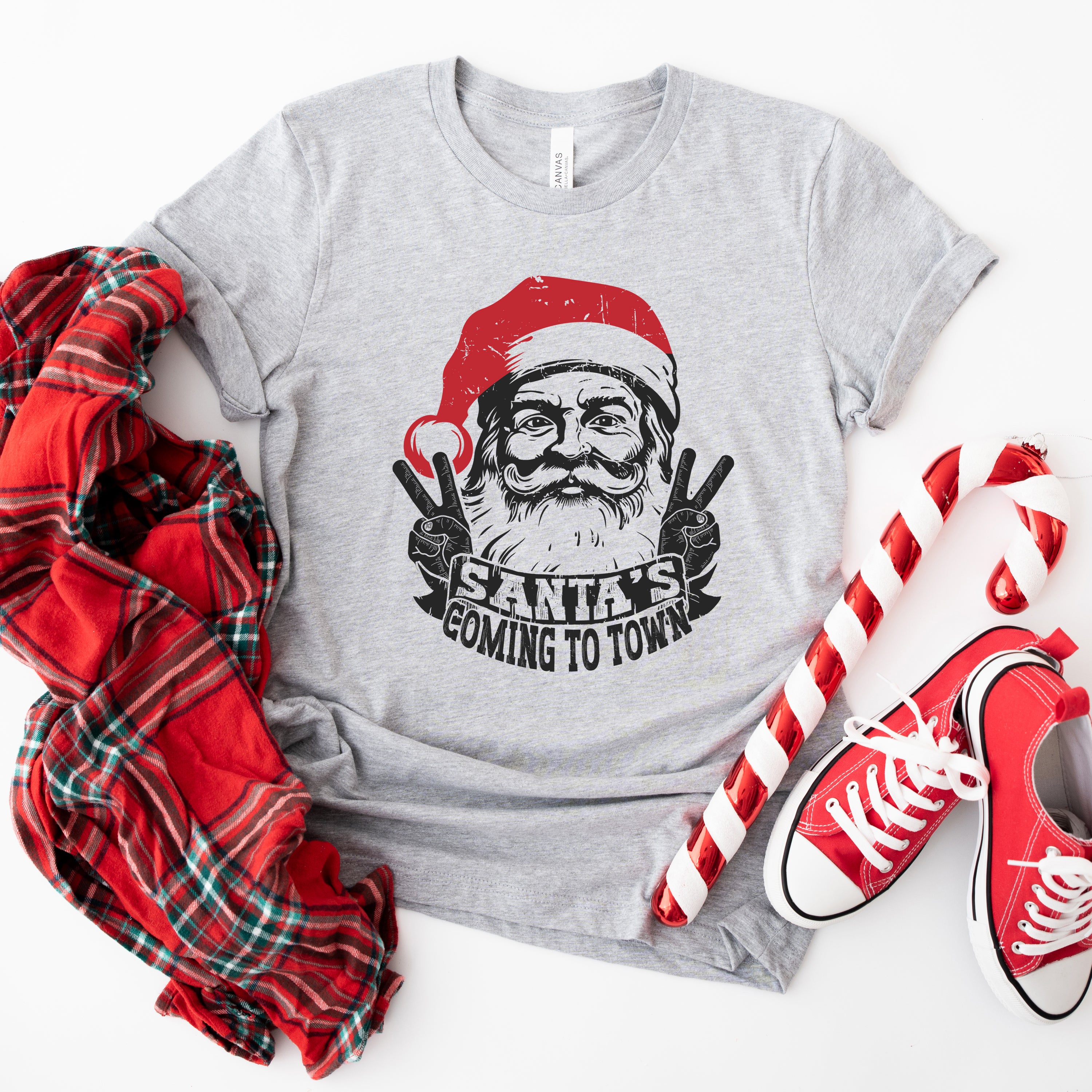 Santa's Coming to Town Peace | Short Sleeve Crew Neck