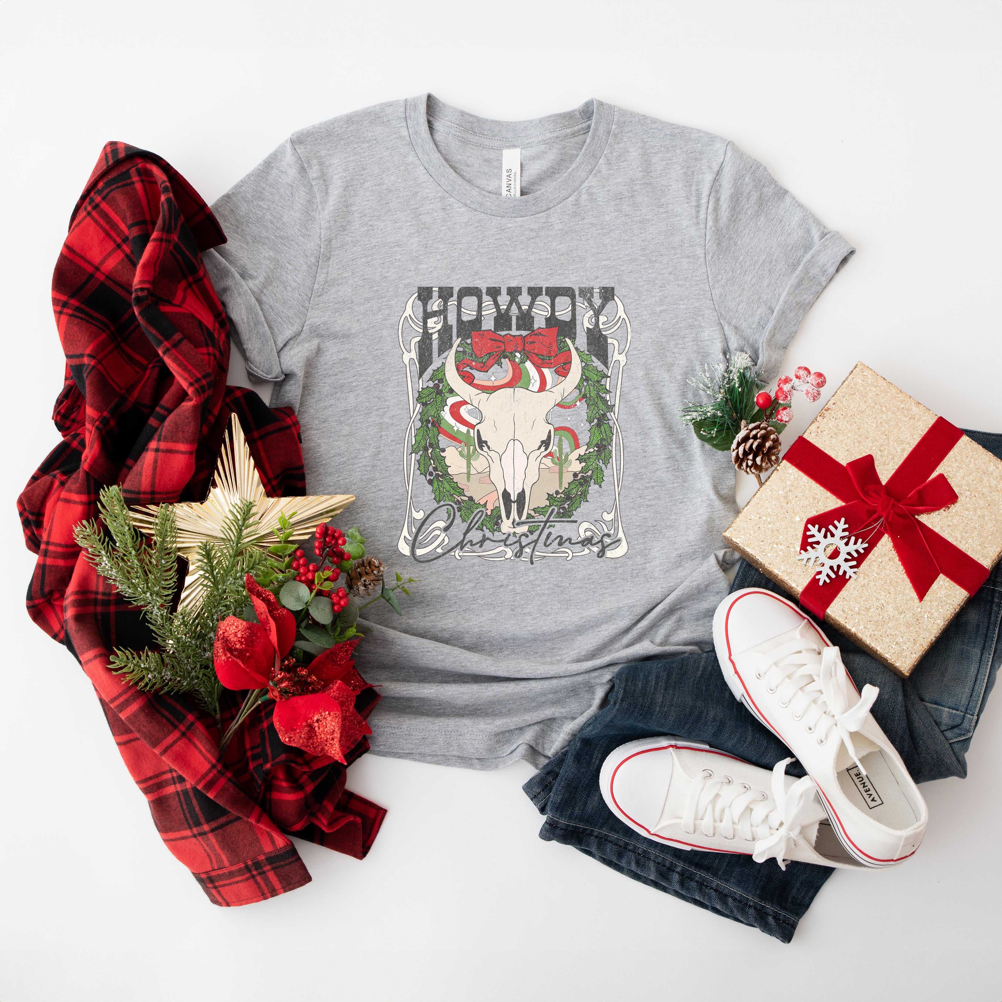 Howdy Christmas Bull | Short Sleeve Crewneck