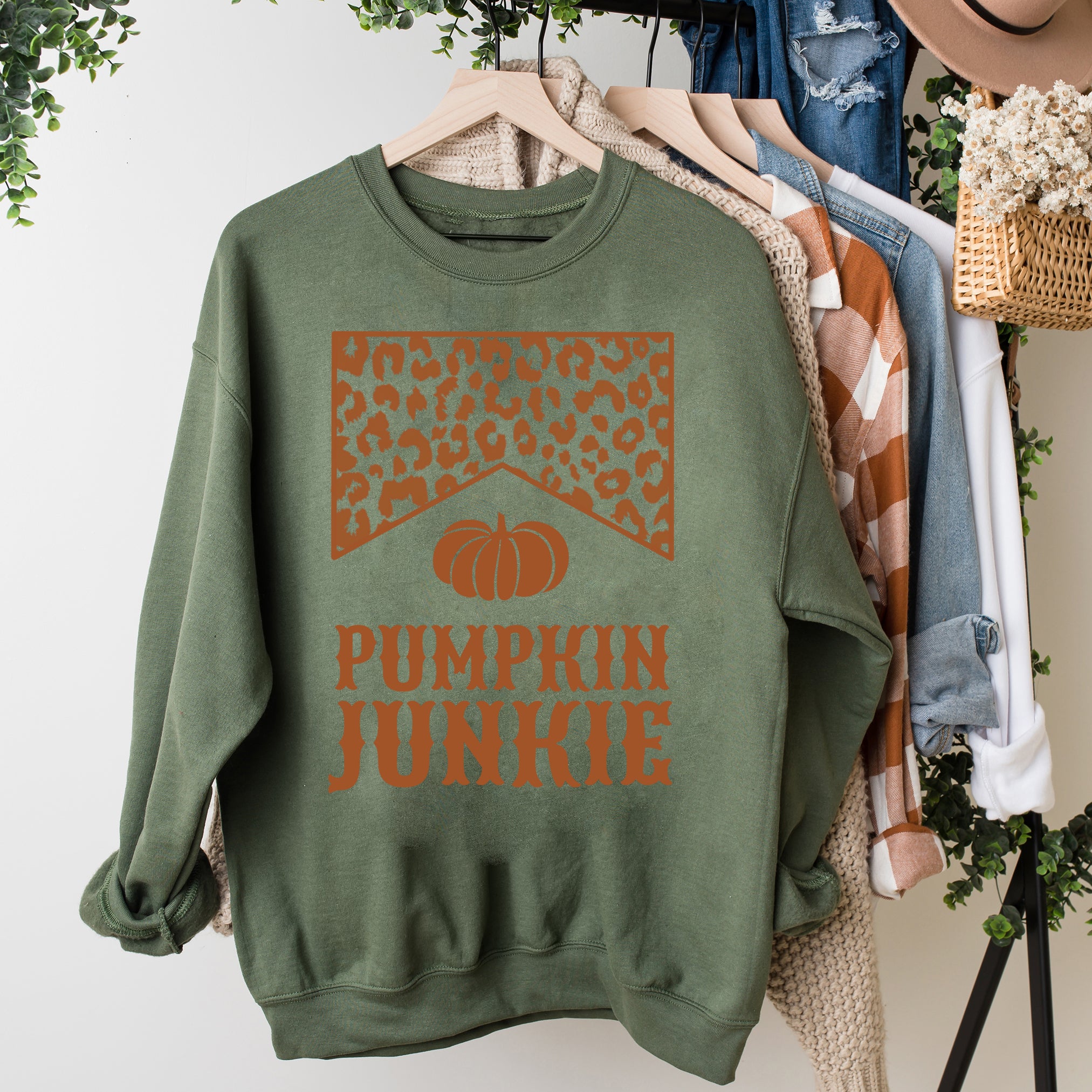 Leopard Pumpkin Junkie | Sweatshirt