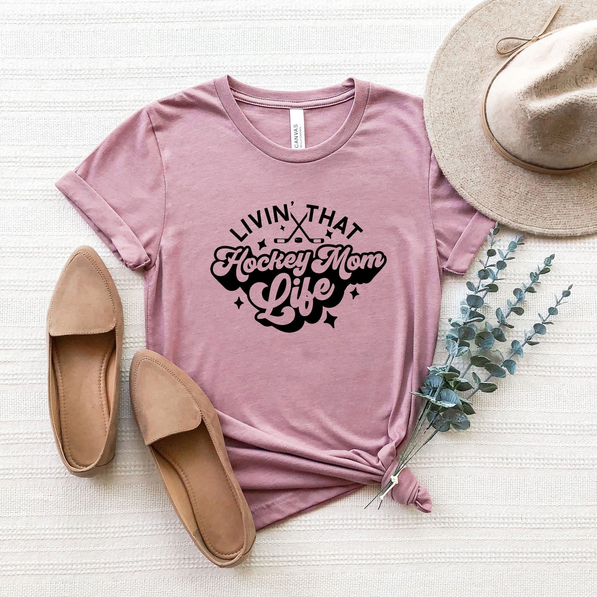 Livin' That Hockey Mom Life | Short Sleeve Graphic Tee