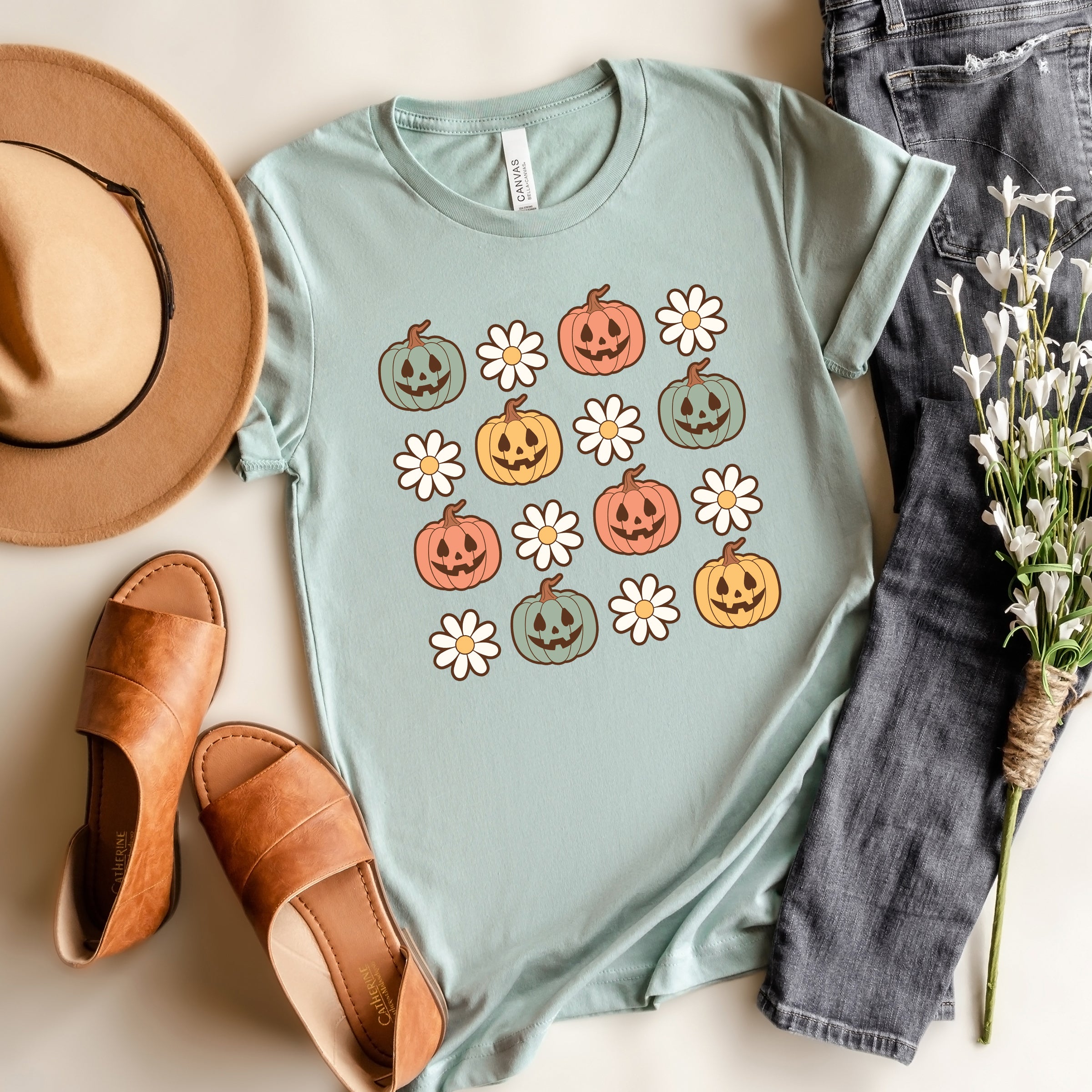Pumpkin Daisies | Short Sleeve Crew Neck