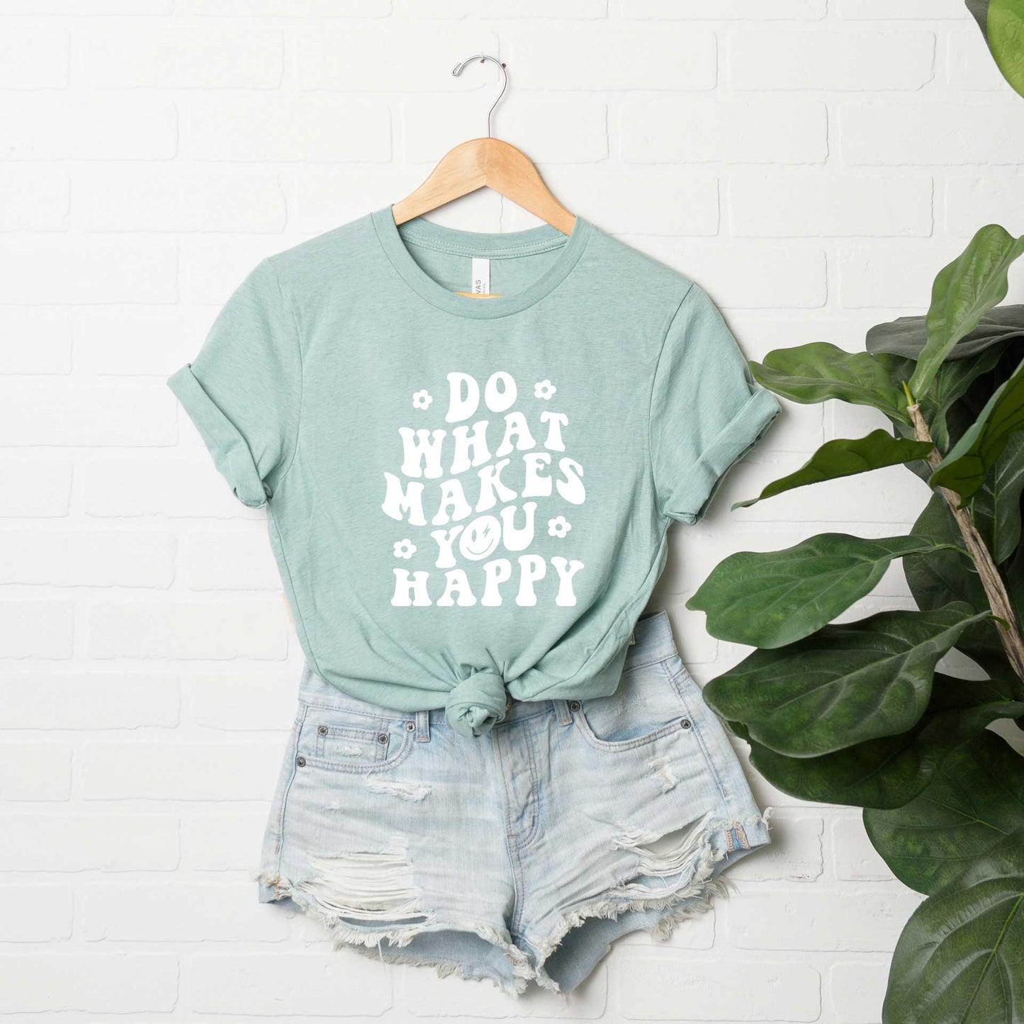 Makes You Happy Smiley Face | Short Sleeve Graphic Tee