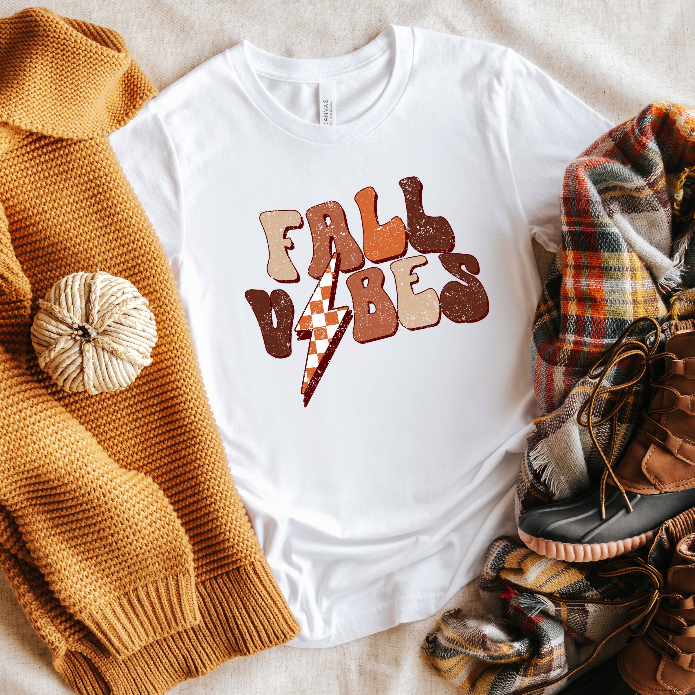 Retro Fall Vibes Wavy | Short Sleeve Crew Neck