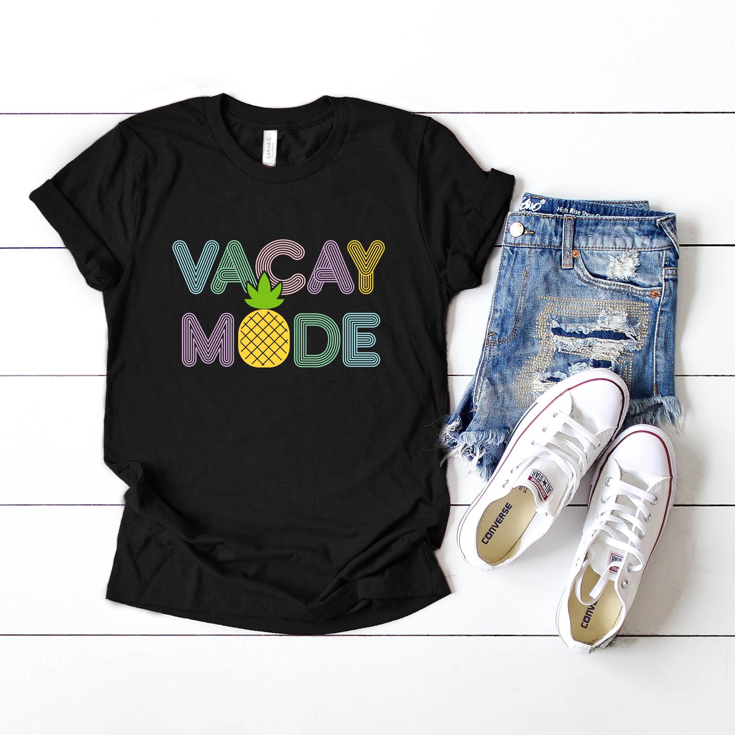Vacay Mode Pineapple | Short Sleeve Graphic Tee