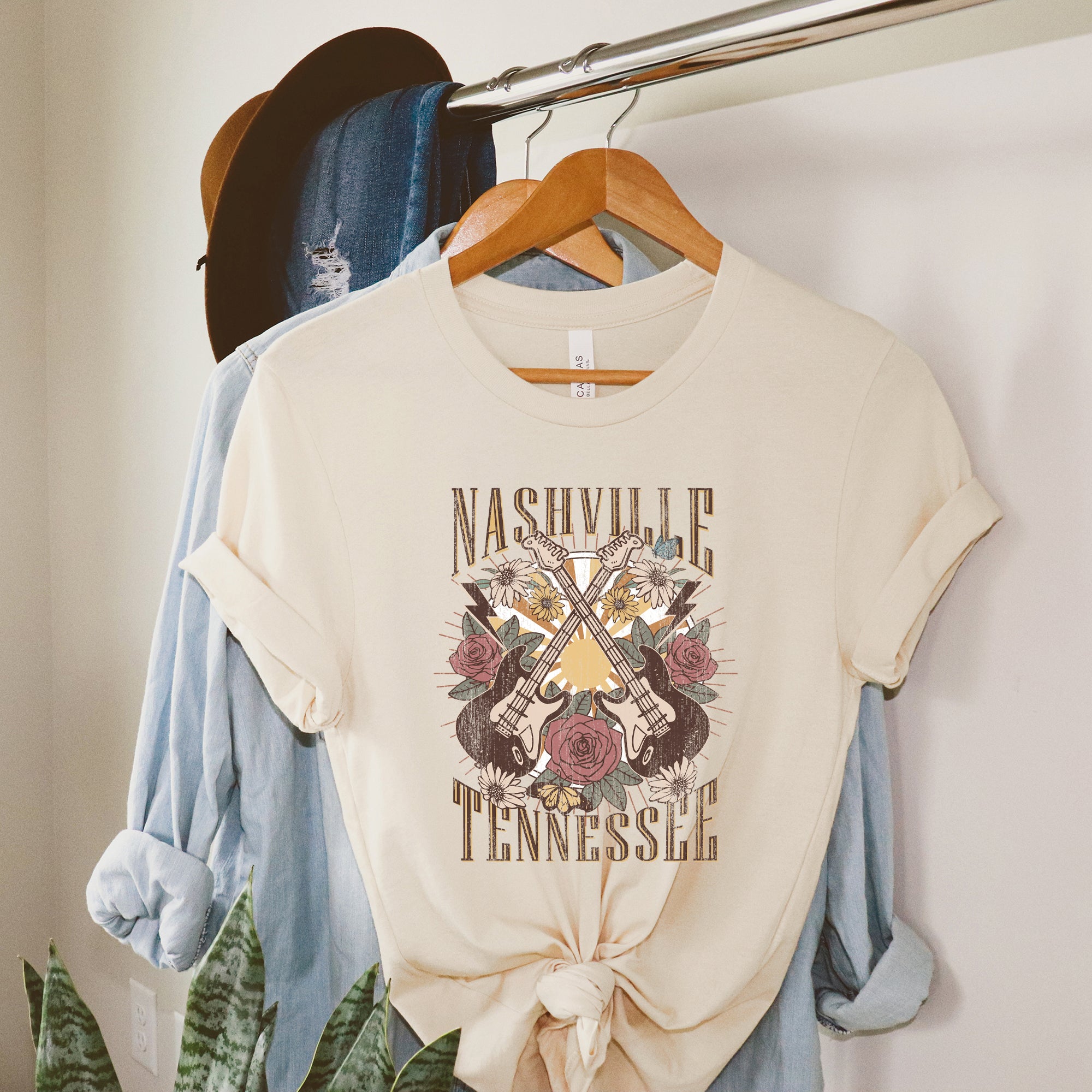 Nashville Retro Flowers | Short Sleeve Graphic Tee