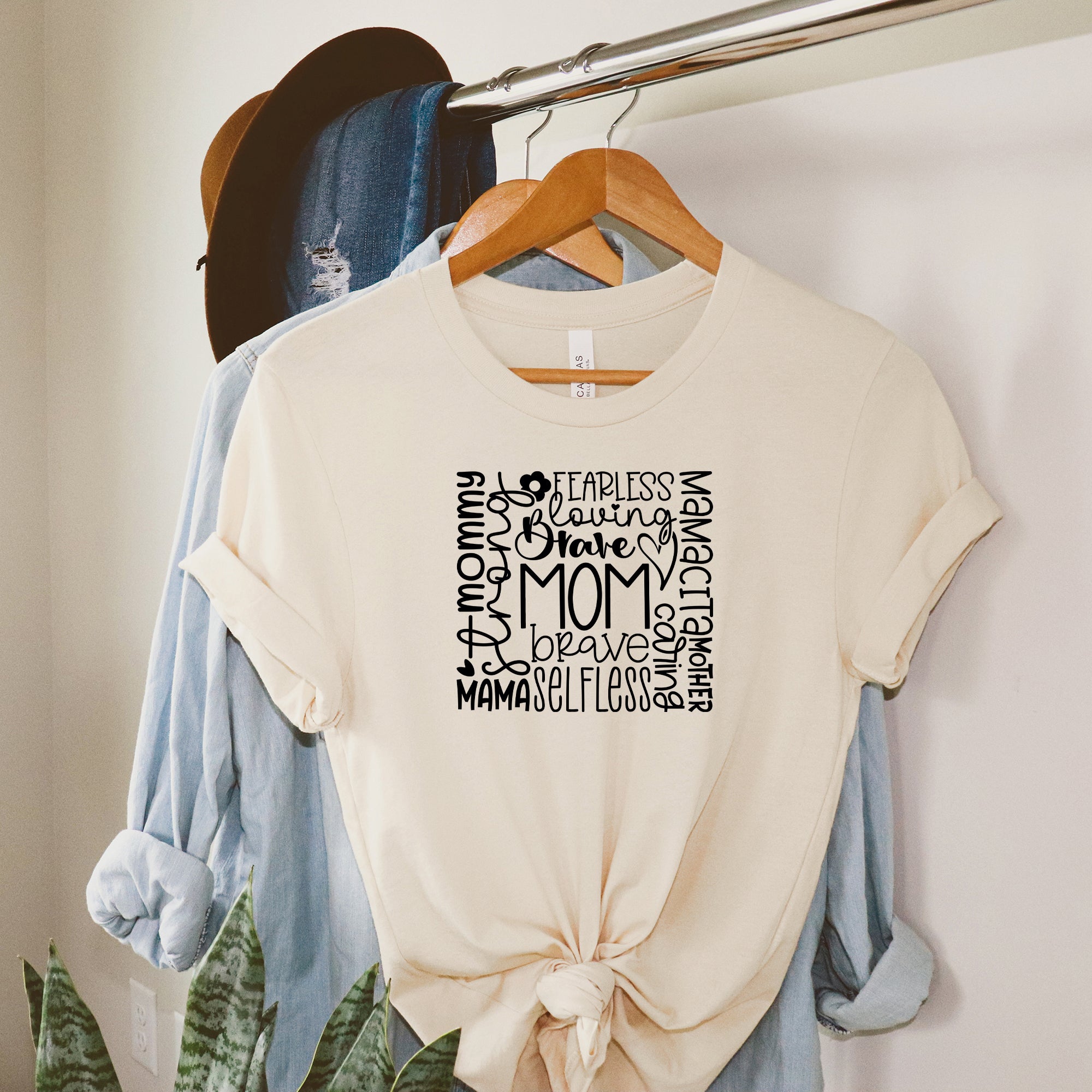 Mom Doodles | Short Sleeve Graphic Tee