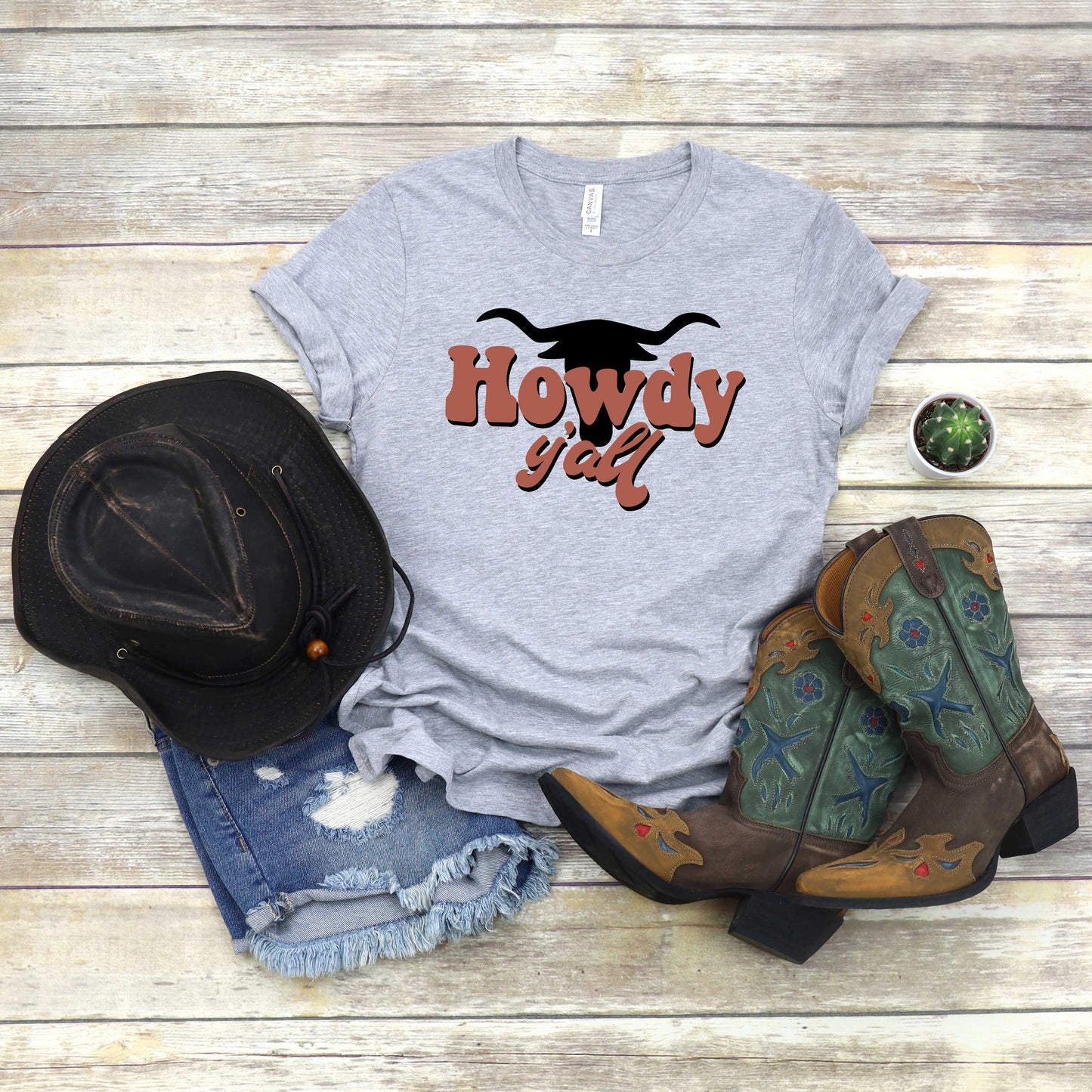 Howdy Y'all Bull | Short Sleeve Graphic Tee