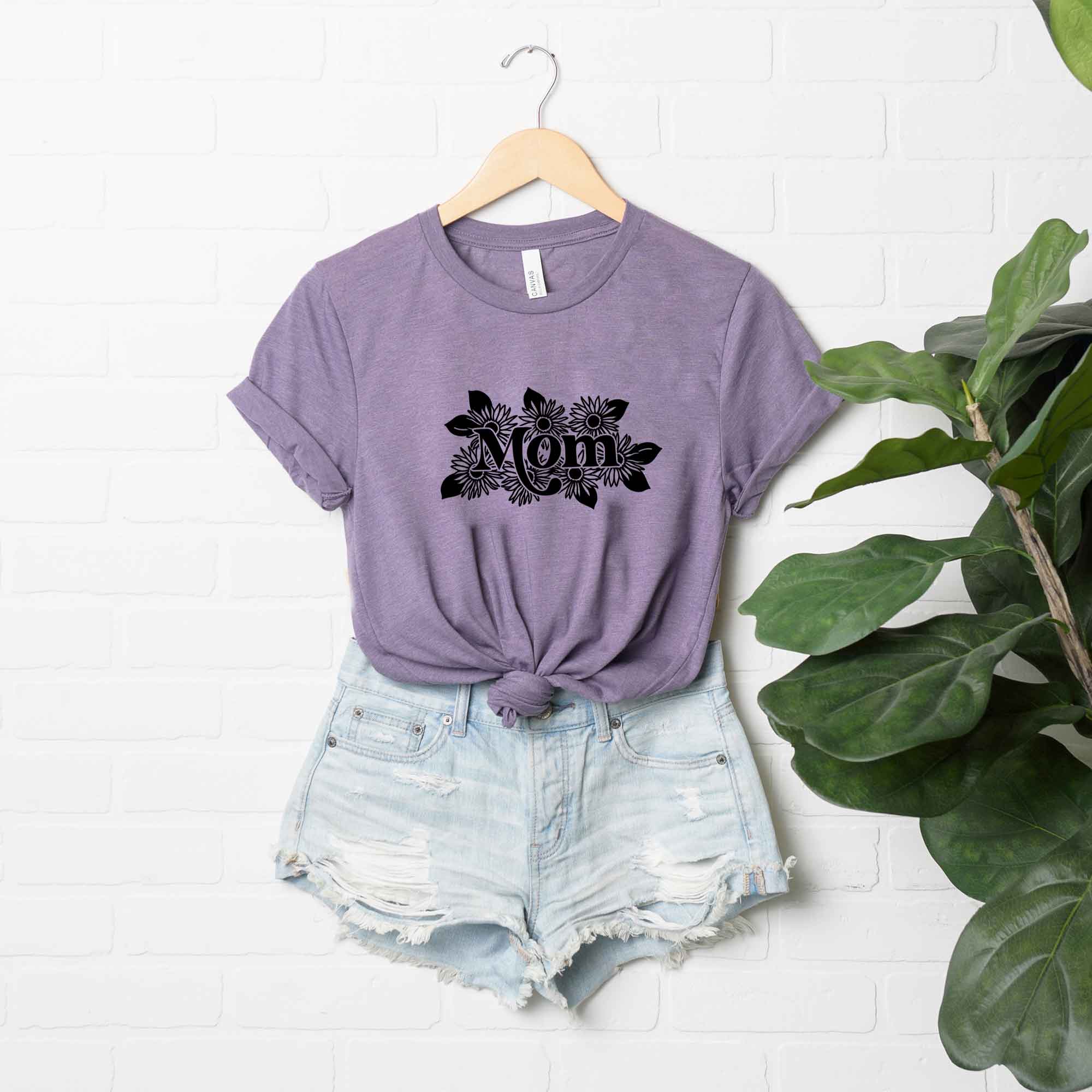 Mom Sunflowers | Short Sleeve Graphic Tee