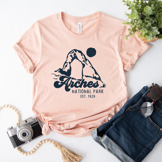 Vintage Arches National Park | Short Sleeve Graphic Tee