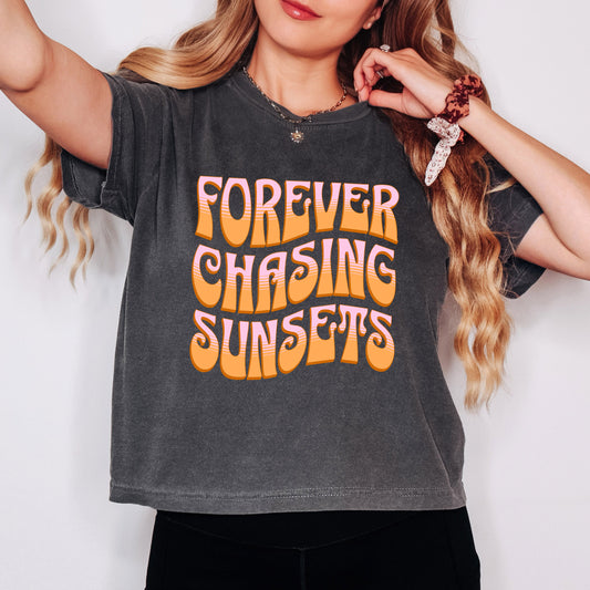 Forever Chasing Sunsets Wavy | Relaxed Fit Cropped Tee