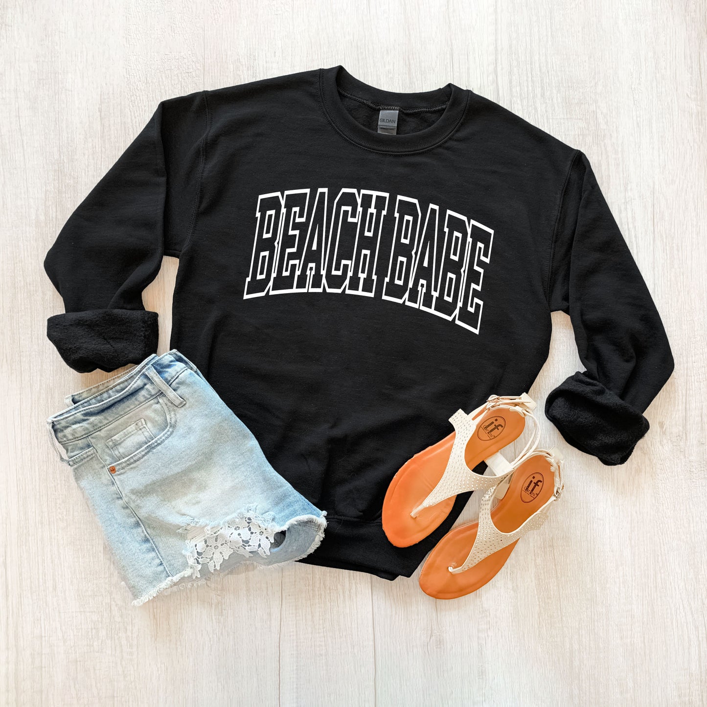 Beach Babe Varsity | Sweatshirt