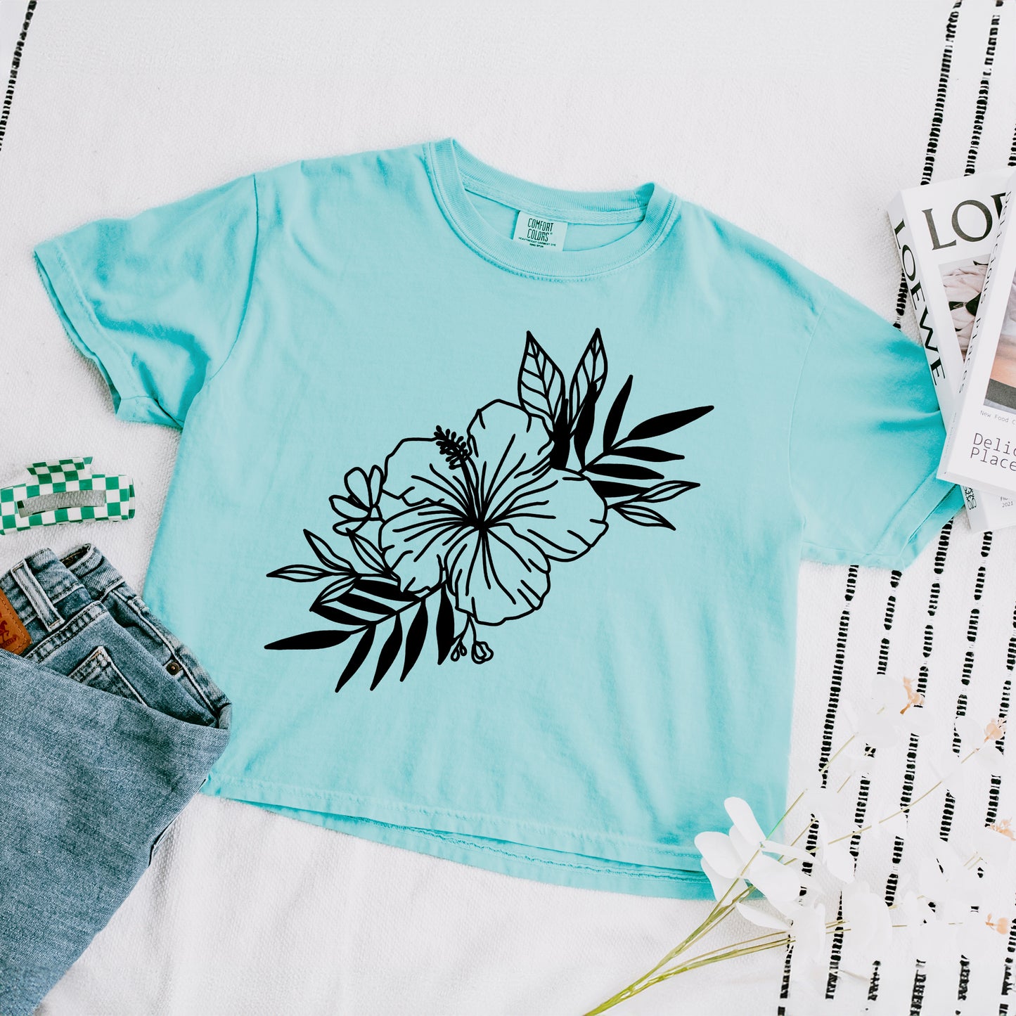 Hibiscus Spray | Relaxed Fit Cropped Tee