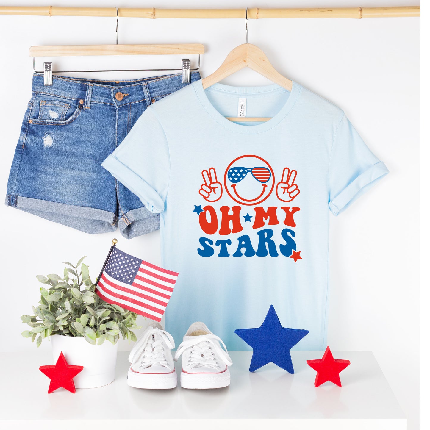 Oh My Stars Smiley Face | Short Sleeve Graphic Tee