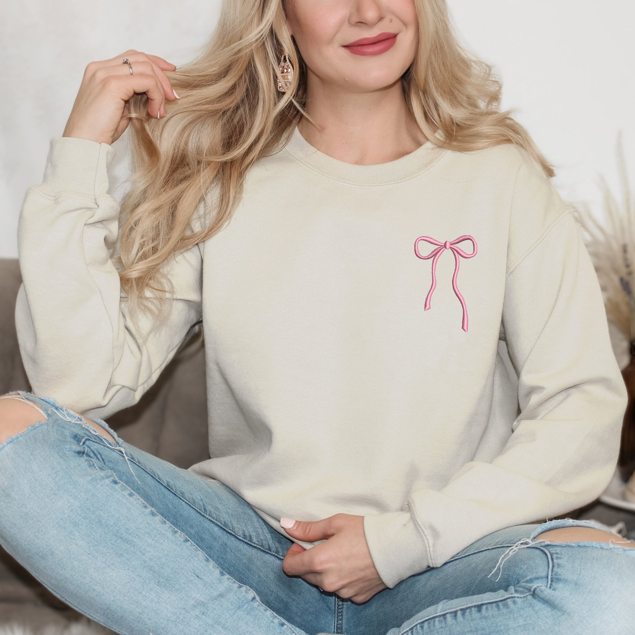 Embroidered Thin Bow | Sweatshirt