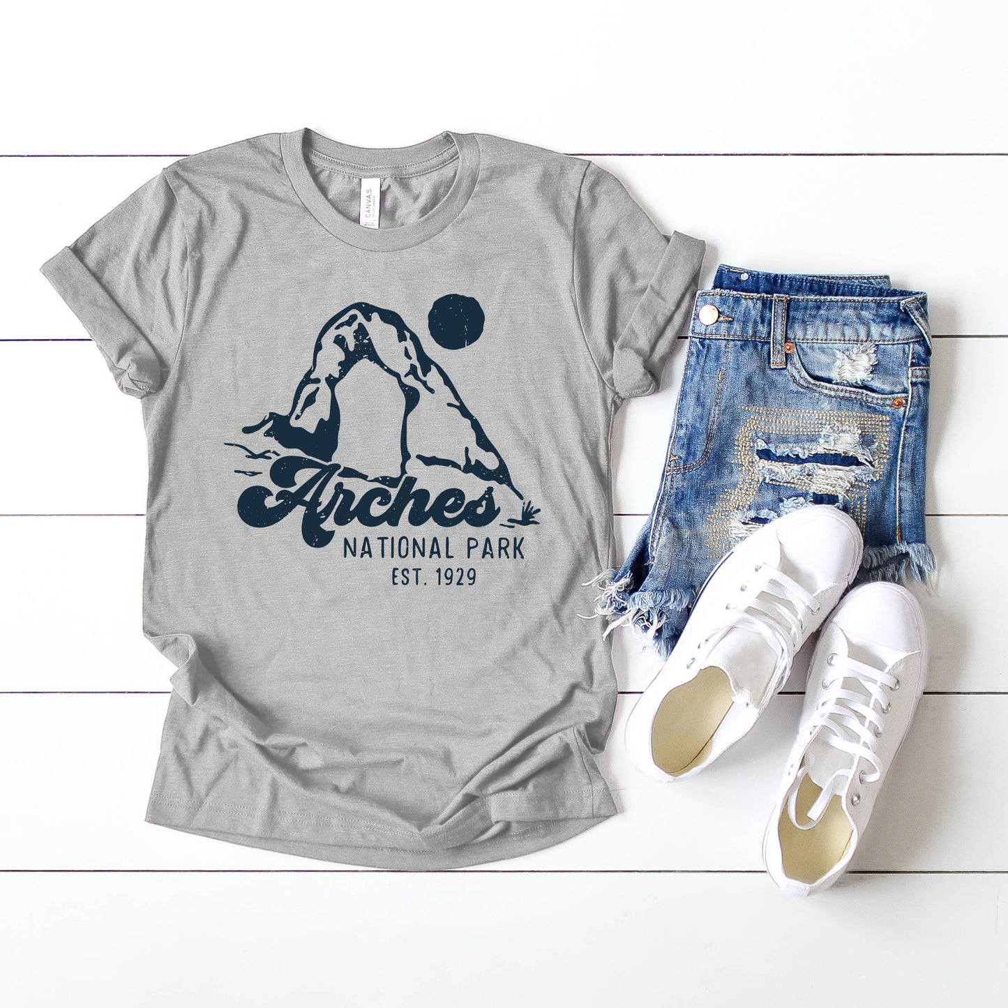 Vintage Arches National Park | Short Sleeve Graphic Tee