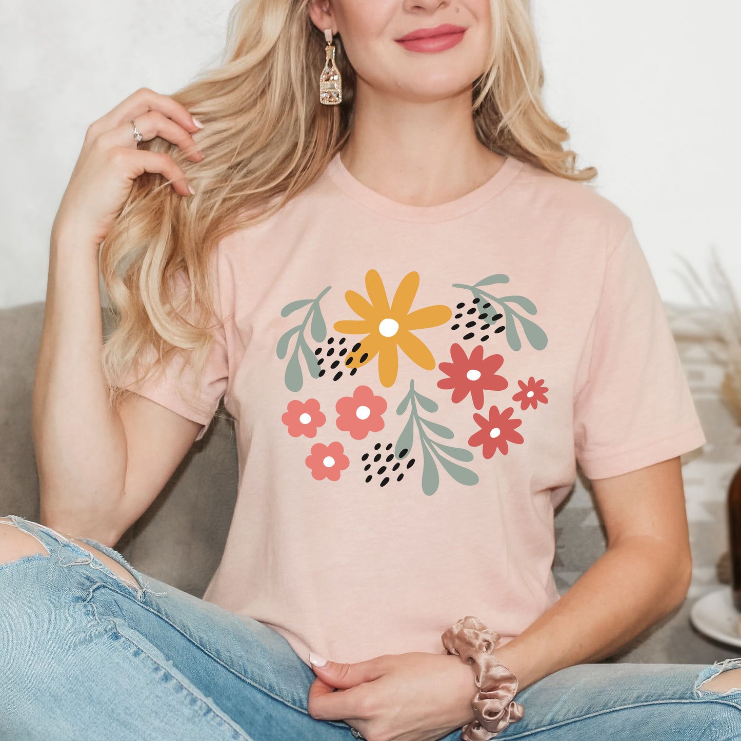 Daisies And Ruscus | Short Sleeve Graphic Tee