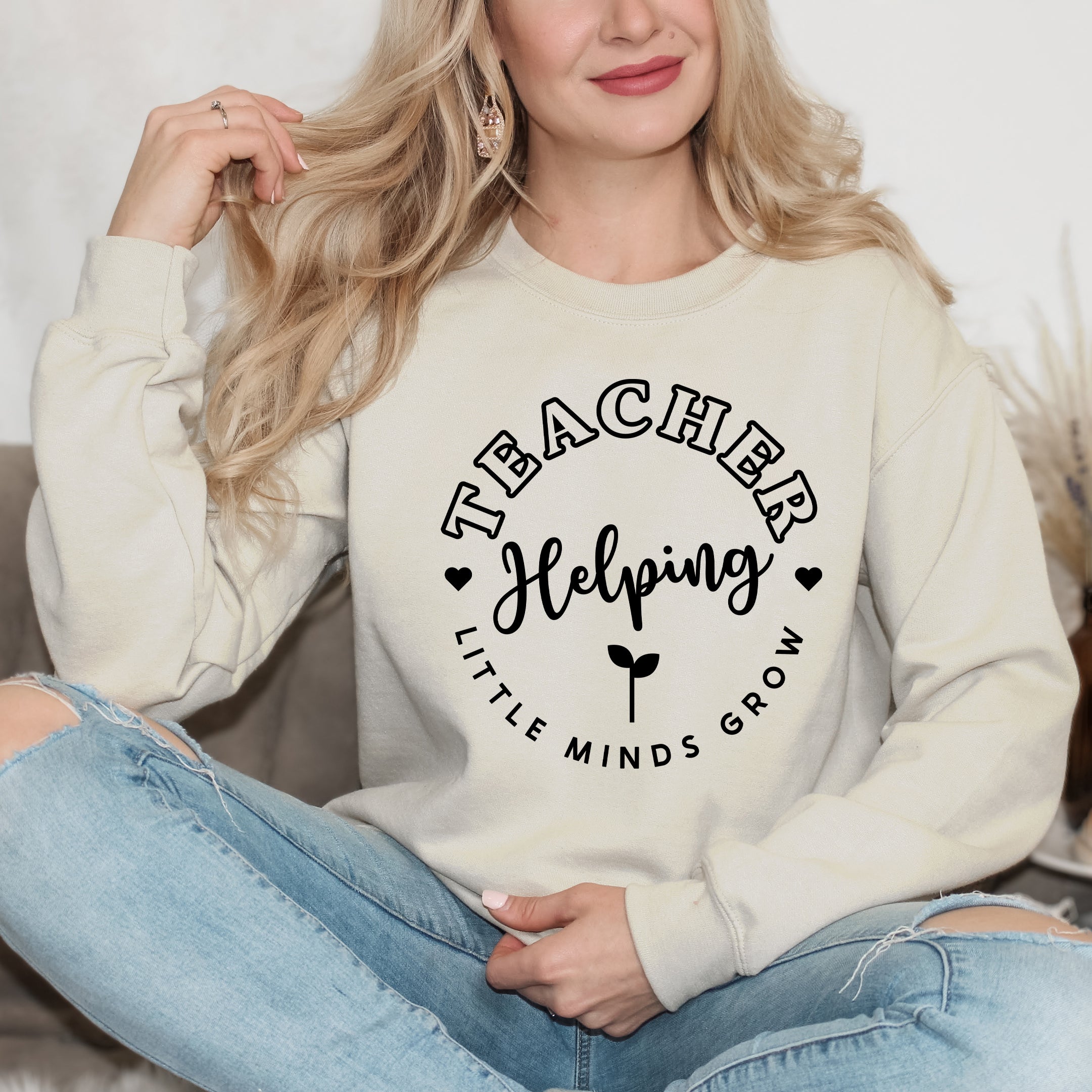 Helping Little Minds Grow Circle | Sweatshirt