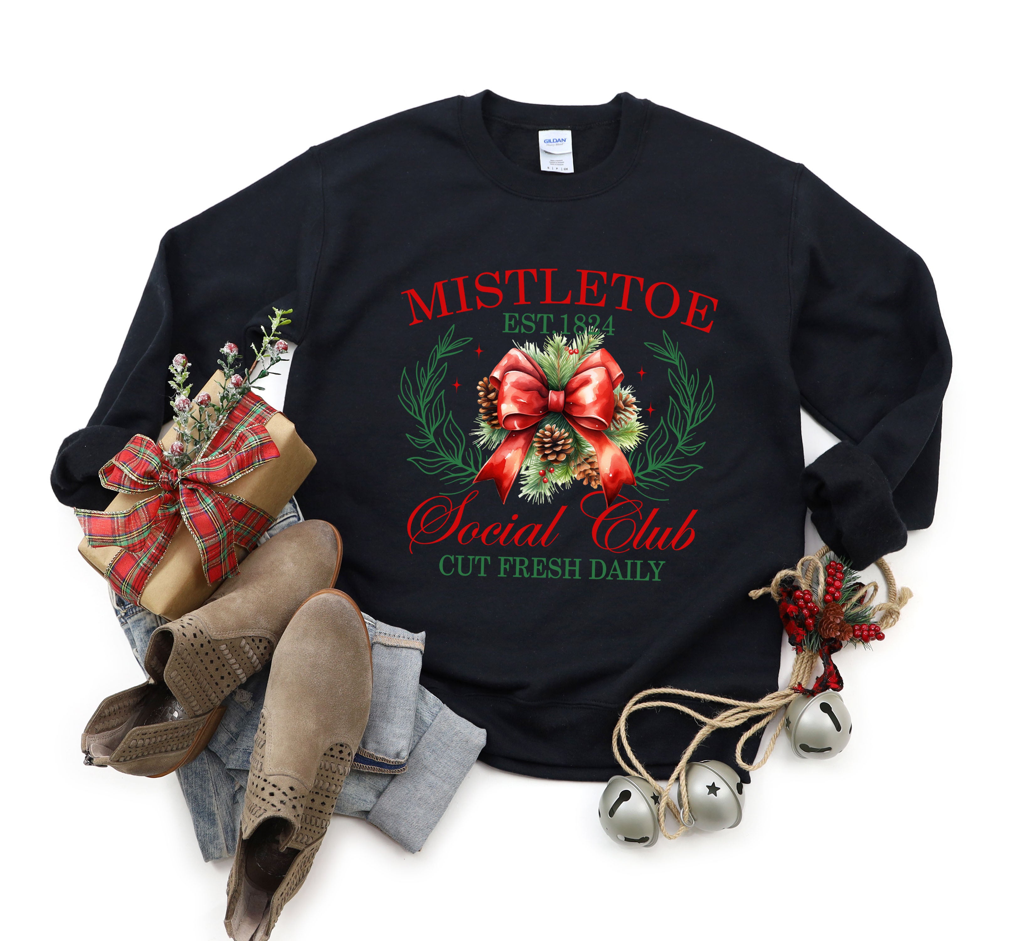 Coquette Mistletoe Social Club | Sweatshirt