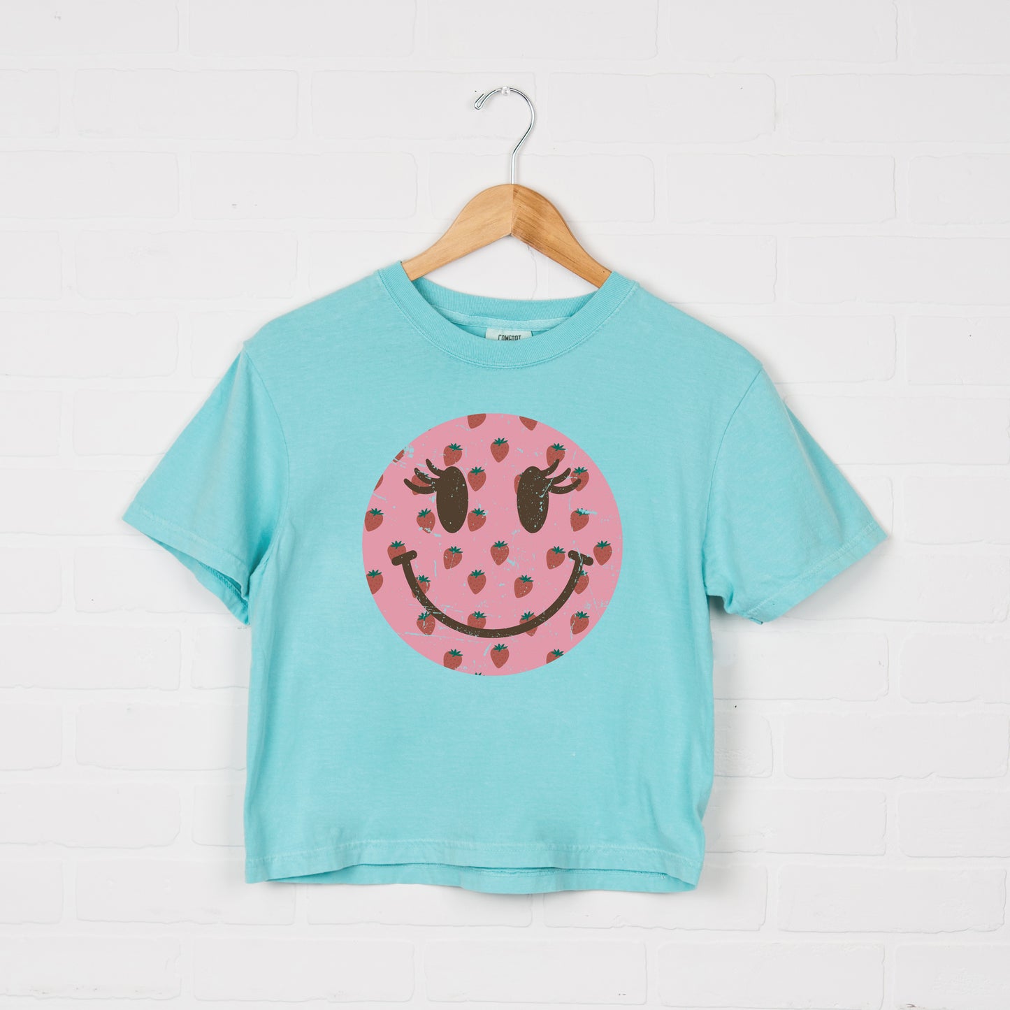 Smiley Face Strawberries | Relaxed Fit Cropped Tee