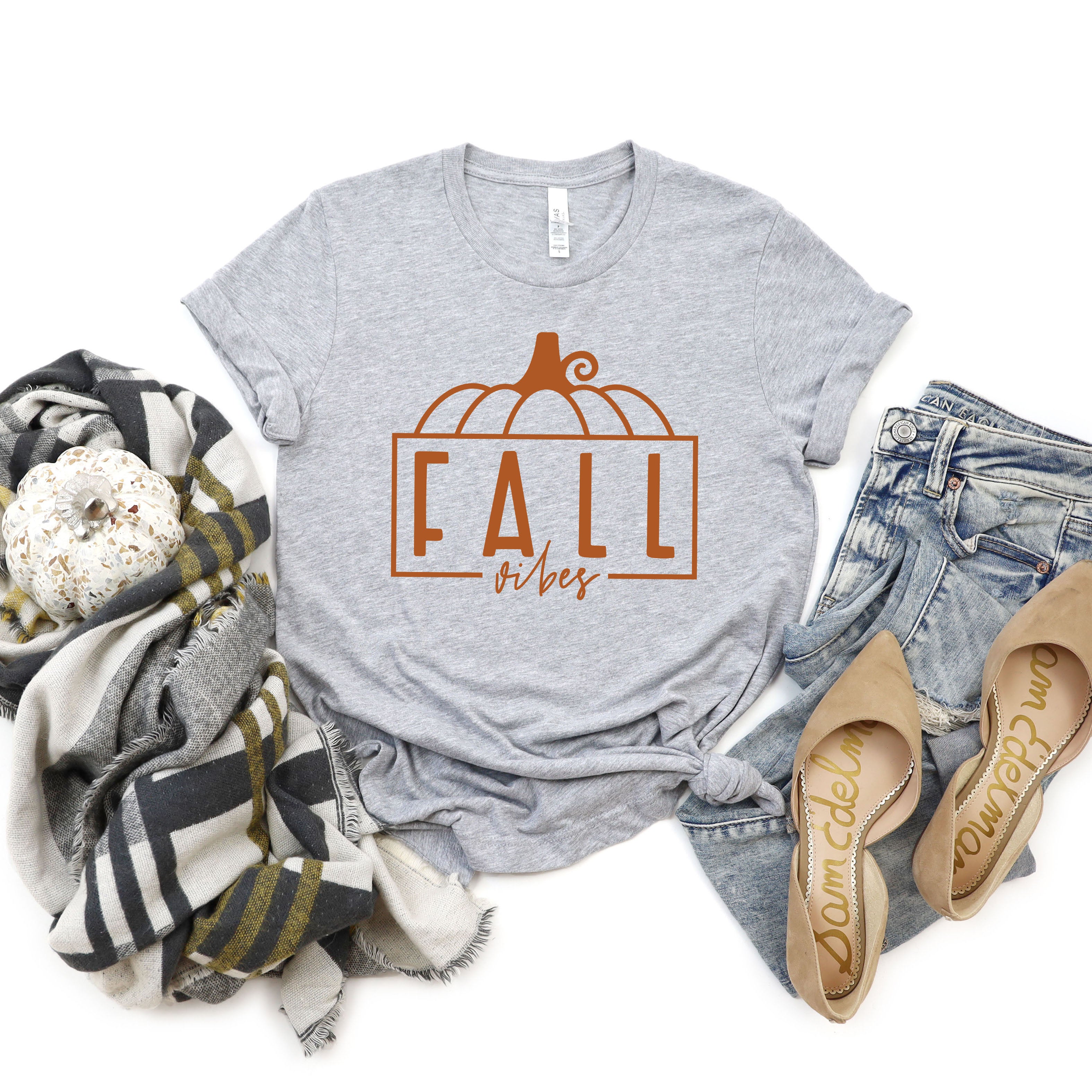 Fall Vibes Pumpkin | Short Sleeve Graphic Tee