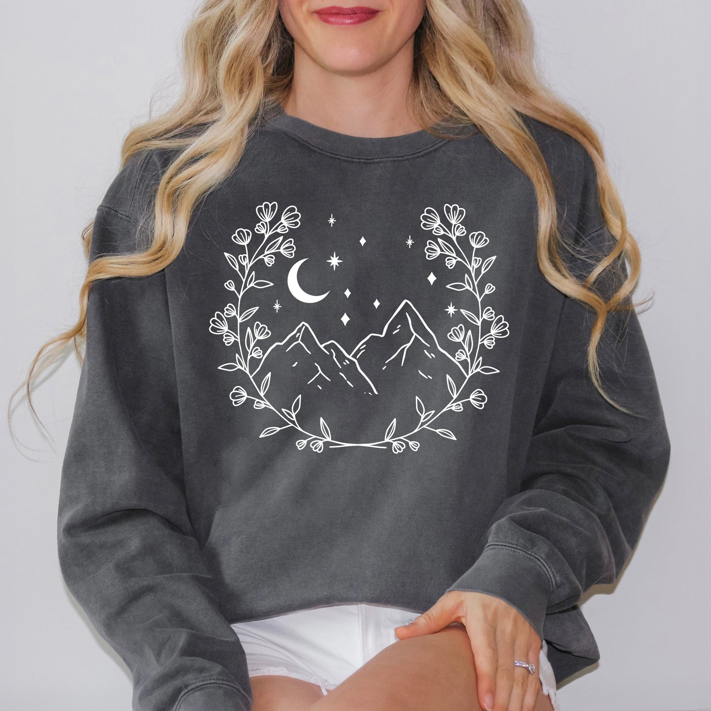 Clearance Mountain Wreath | Garment Dyed Sweatshirt
