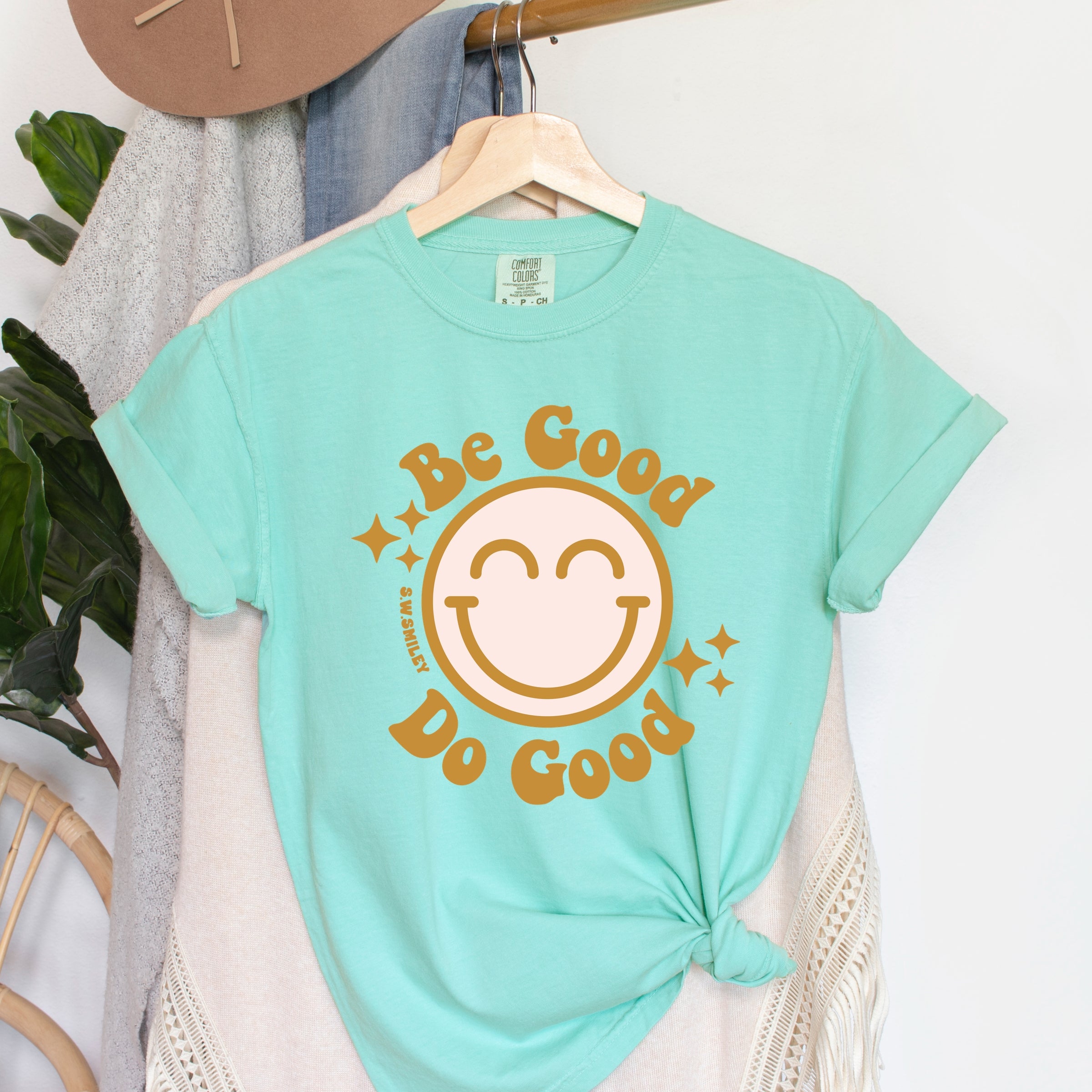 S.W.Smiley Be Good Do Good Smiley Face - Women's Garment Dyed Graphic T-Shirt