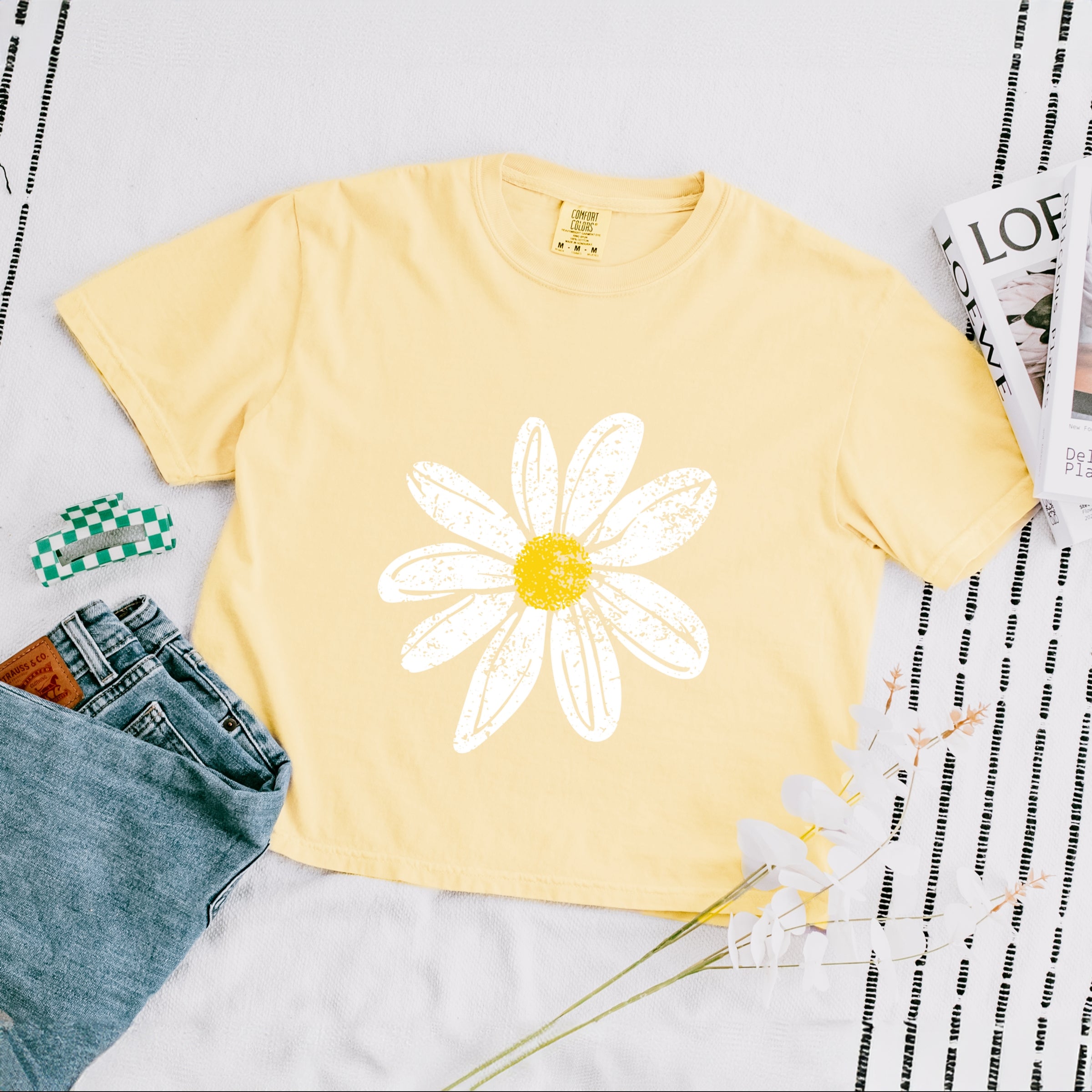 Daisy Distressed - Women's Boxy Crop Top Graphic T-Shirt