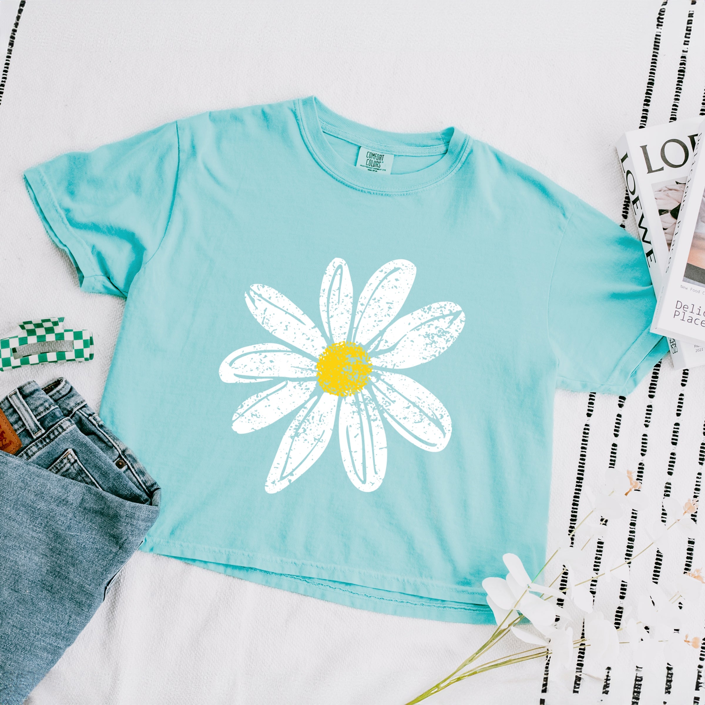 Daisy Distressed - Women's Boxy Crop Top Graphic T-Shirt