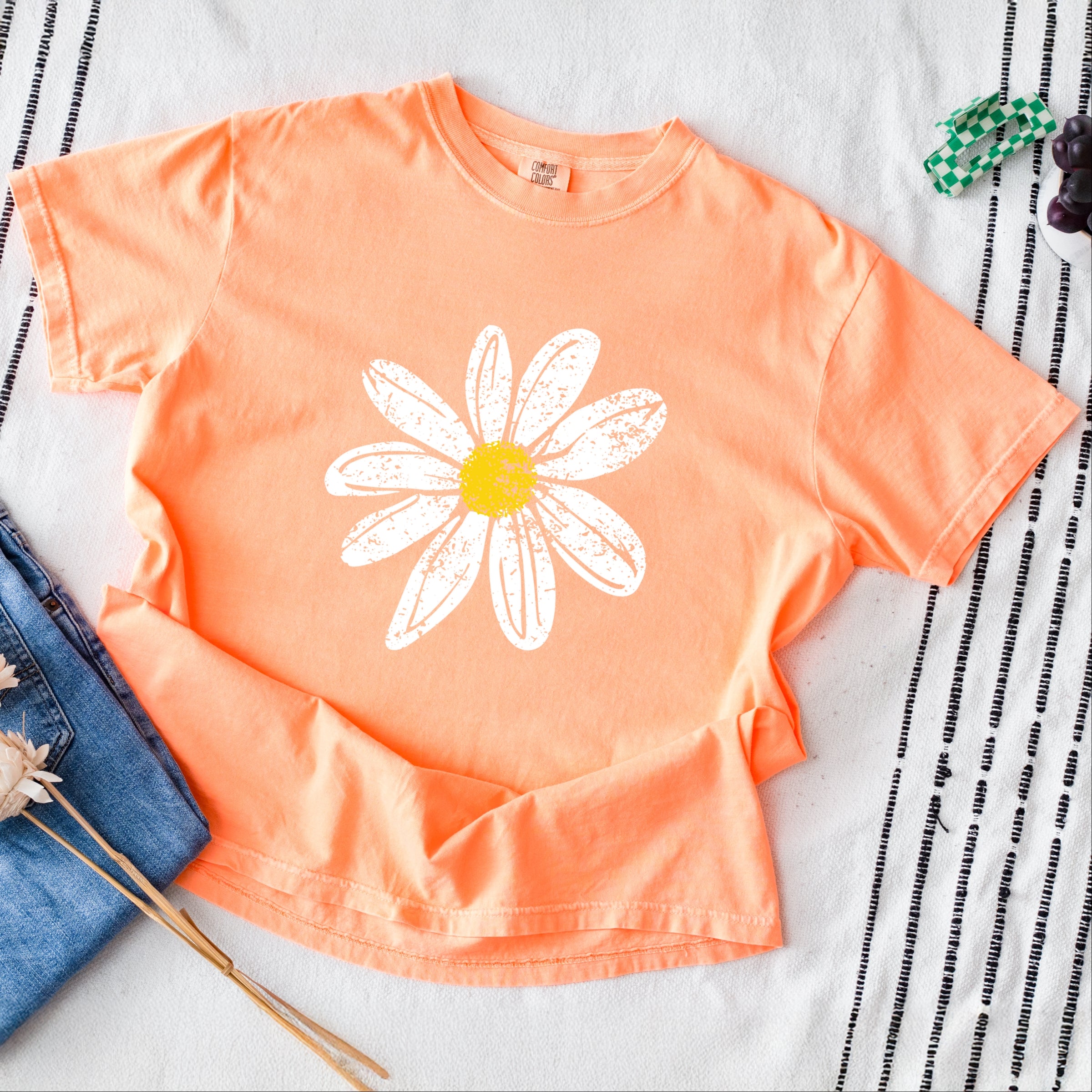 Daisy Distressed - Women's Garment Dyed Graphic T-Shirt