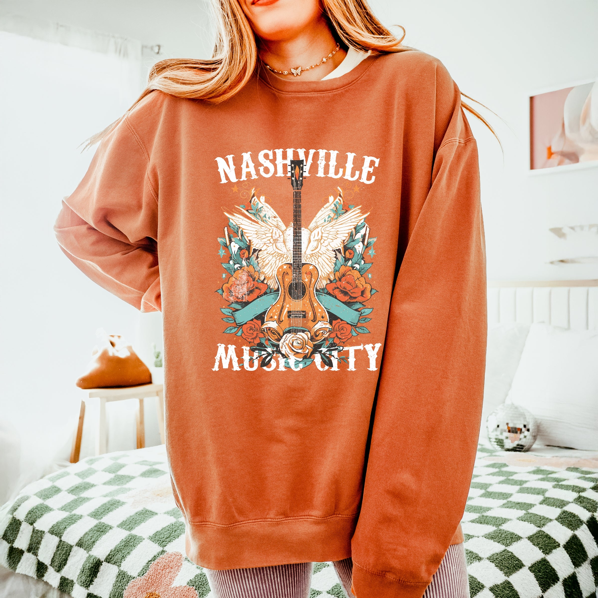 Nashville Music City Guitar Grunge - Womens Lightweight Garment Dyed Sweatshirt