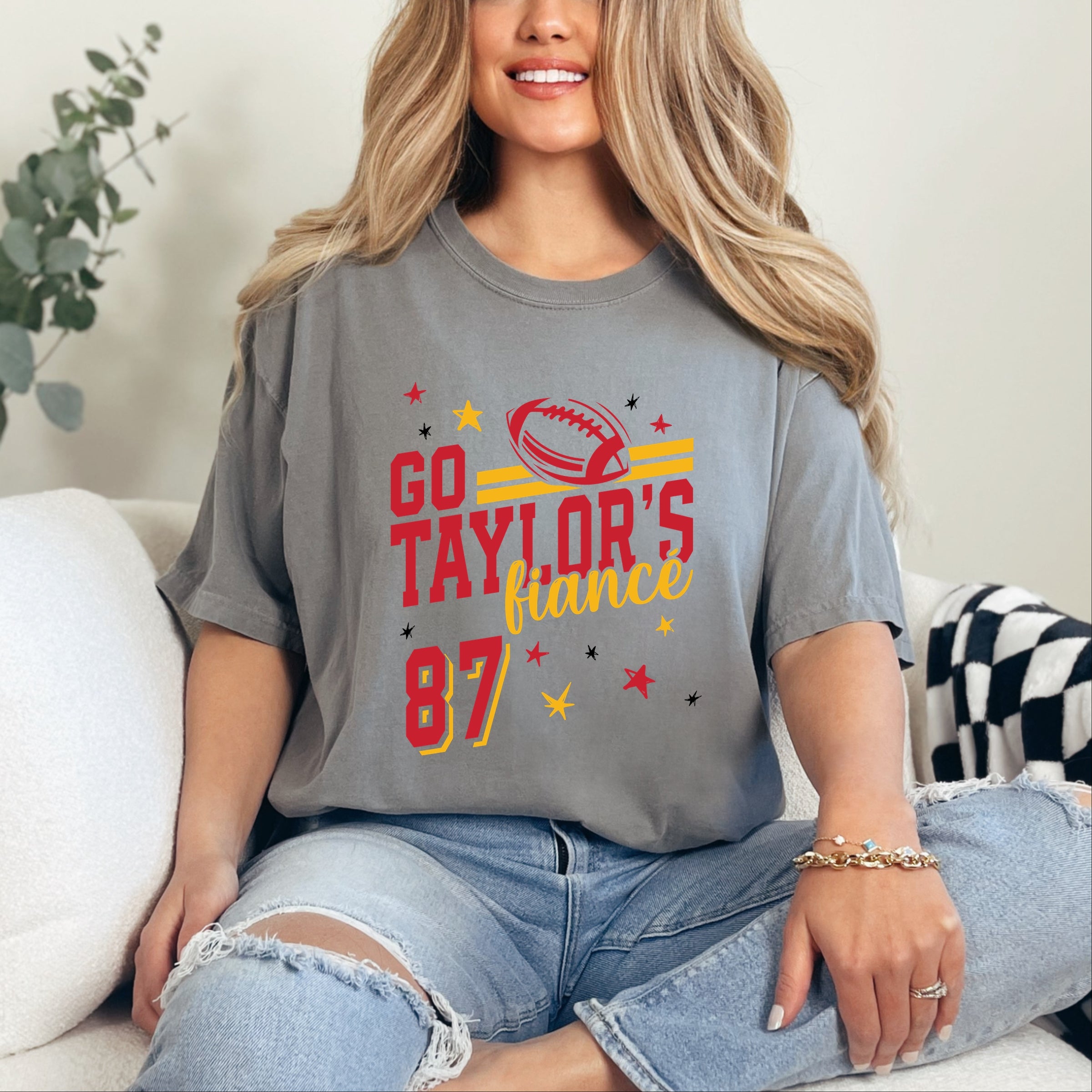 Go Taylor's Fiancé Red - Womens Garment Dyed Tee