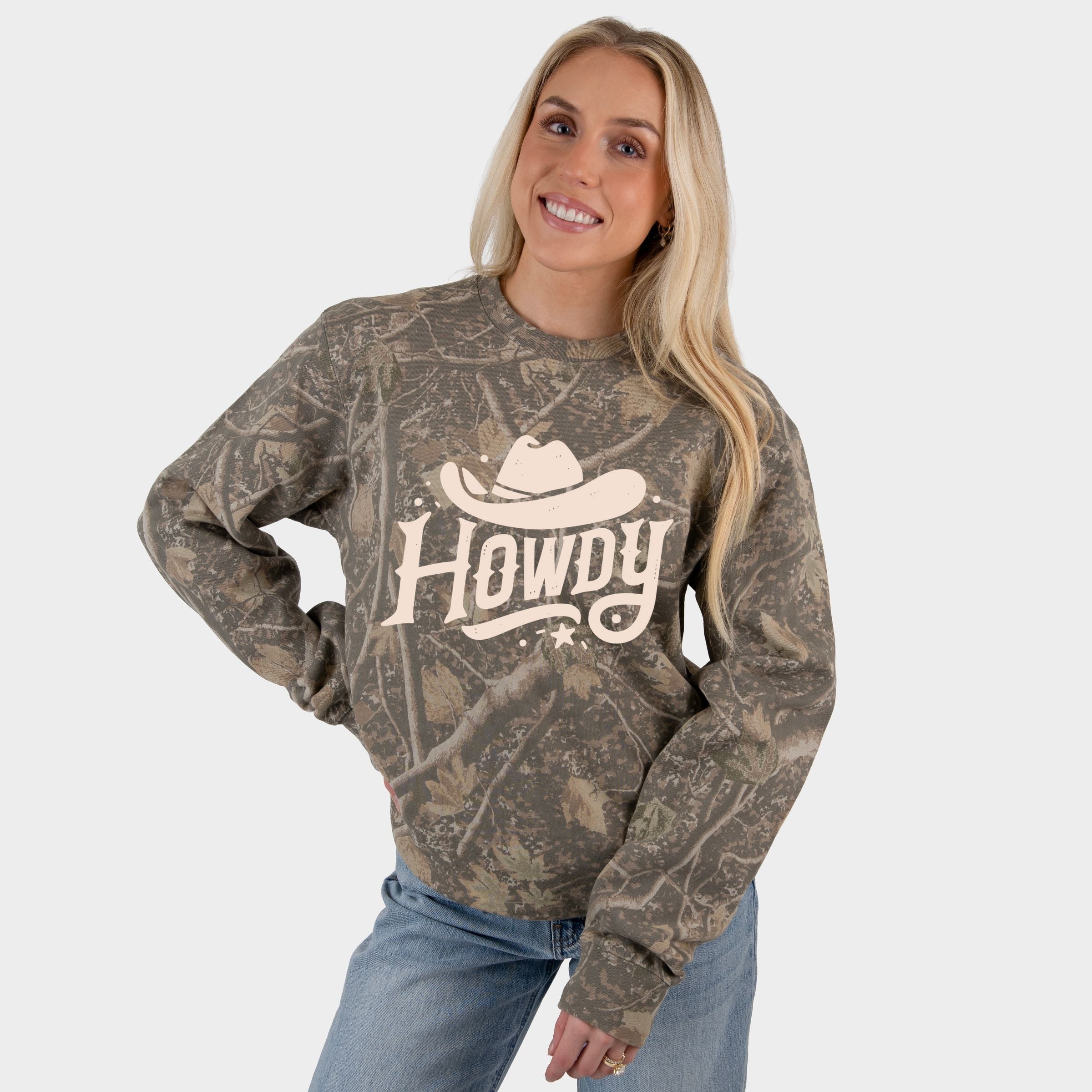 Howdy Western Hat - Women's Heavyweight Camo Sweatshirt