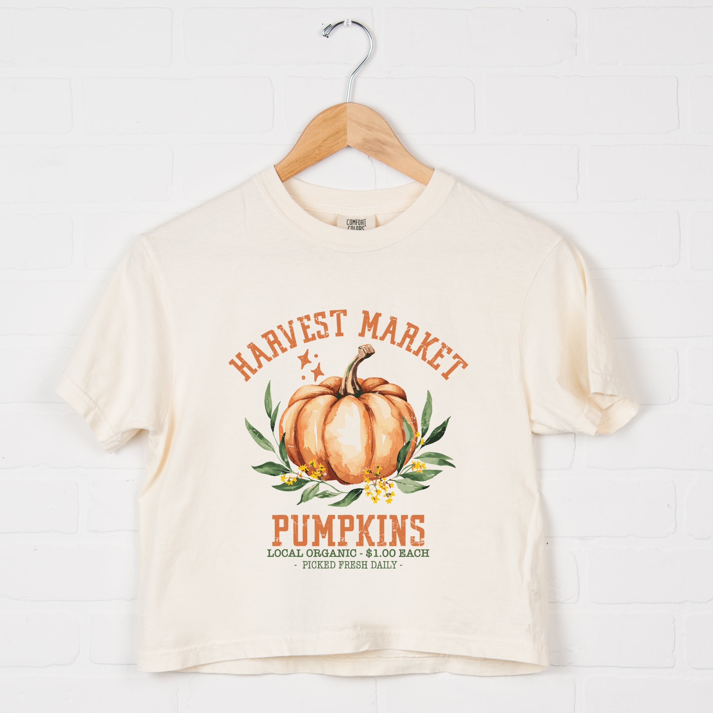 Harvest Market Pumpkins Local Organic - Women's Boxy Crop Top Graphic T-Shirt