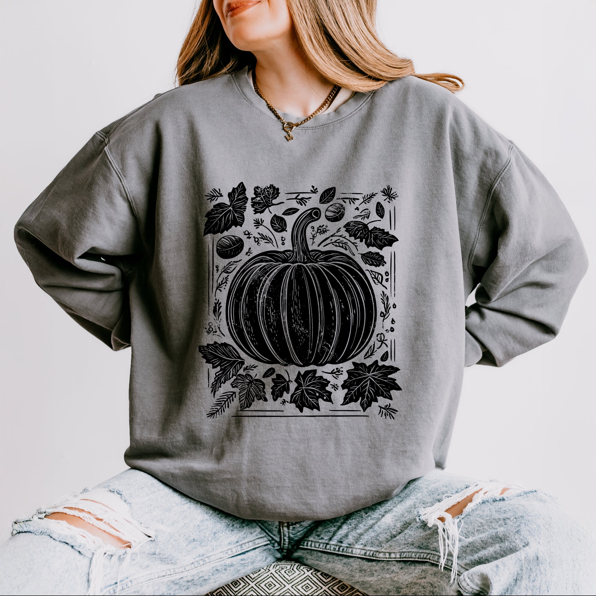 Pumpkin With Leaves Distressed - Women's Lightweight Garment Dyed Sweatshirt