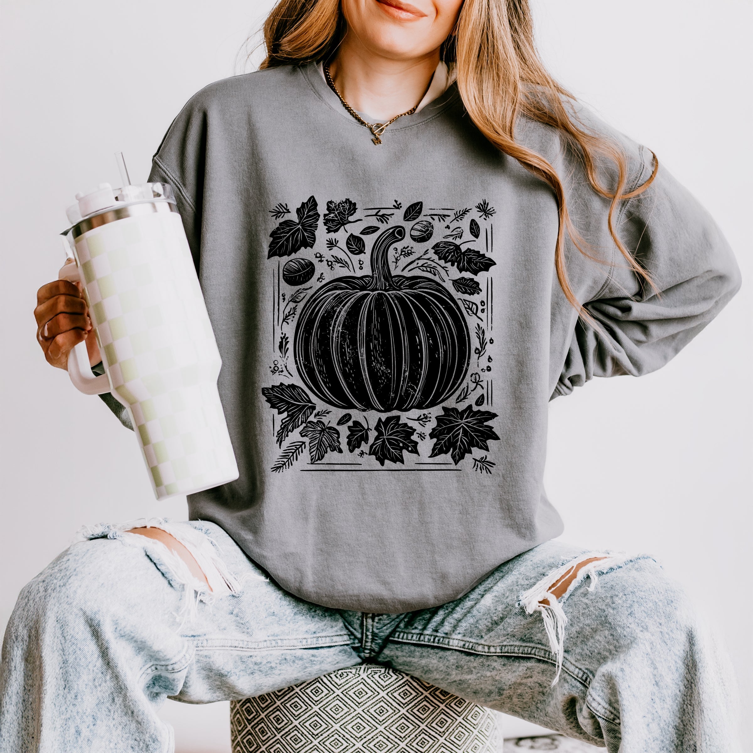 Pumpkin With Leaves Distressed - Women's Lightweight Garment Dyed Sweatshirt